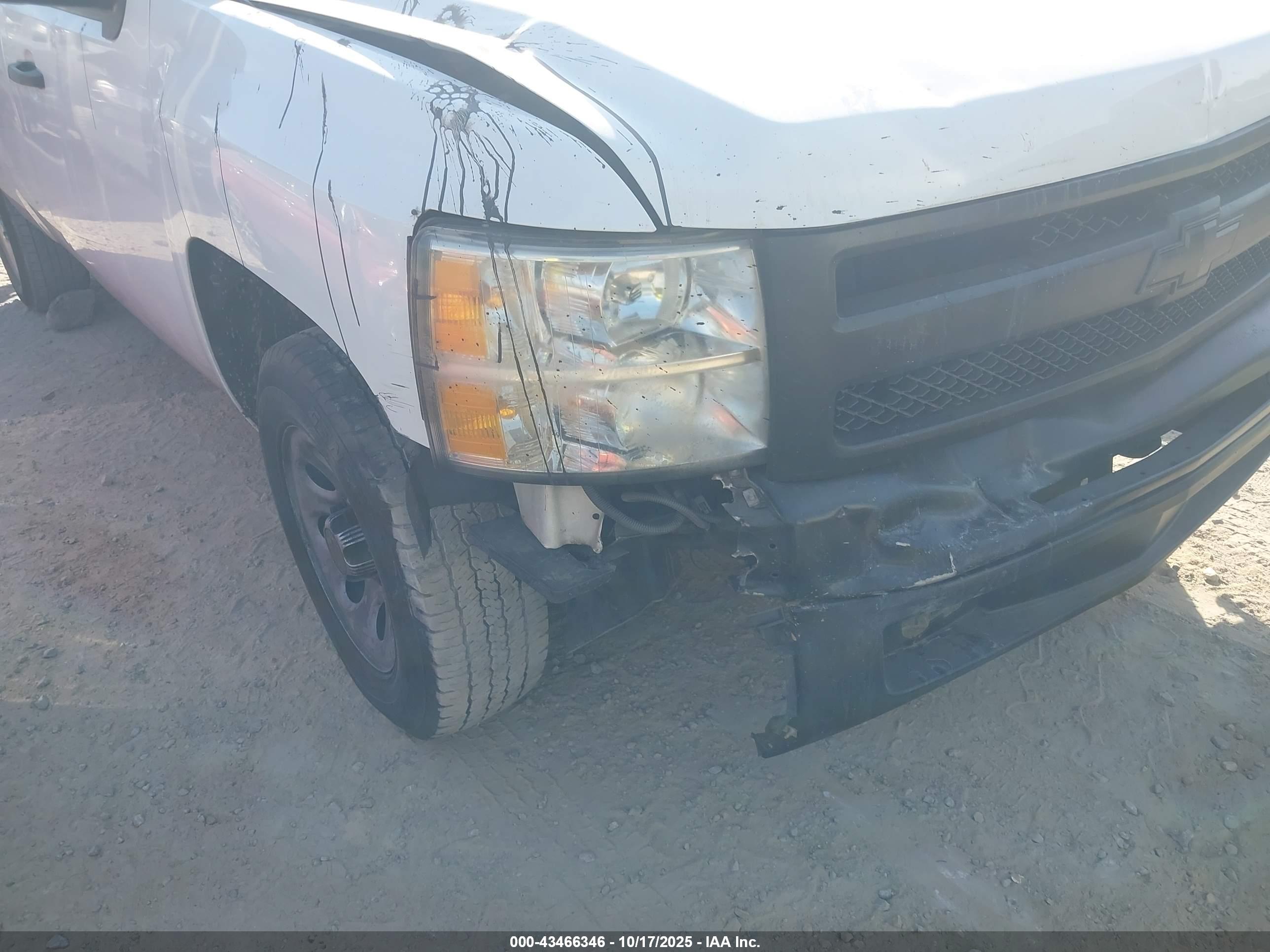 CHEVROLET SILVERADO image 6
