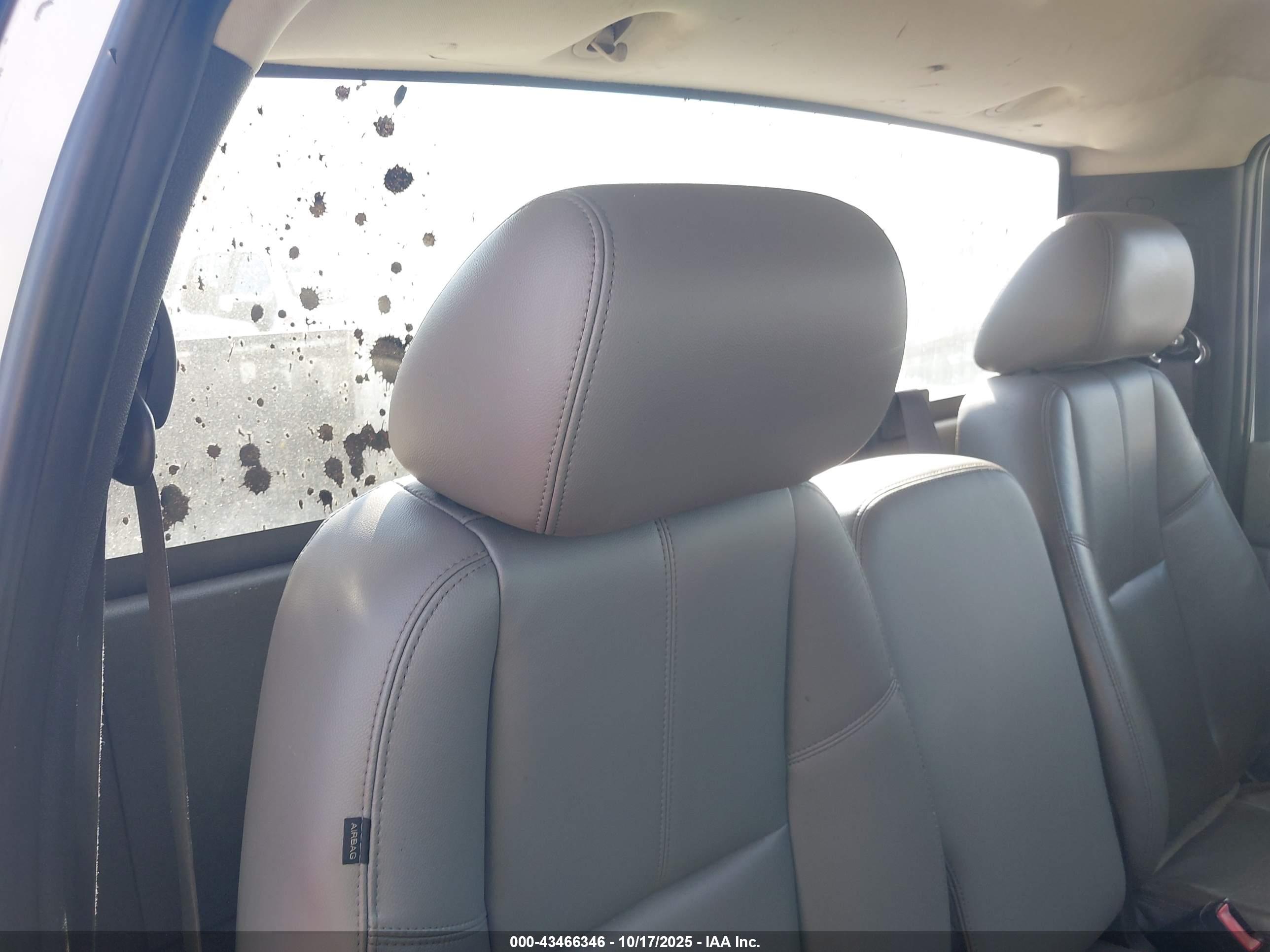 CHEVROLET SILVERADO image 8