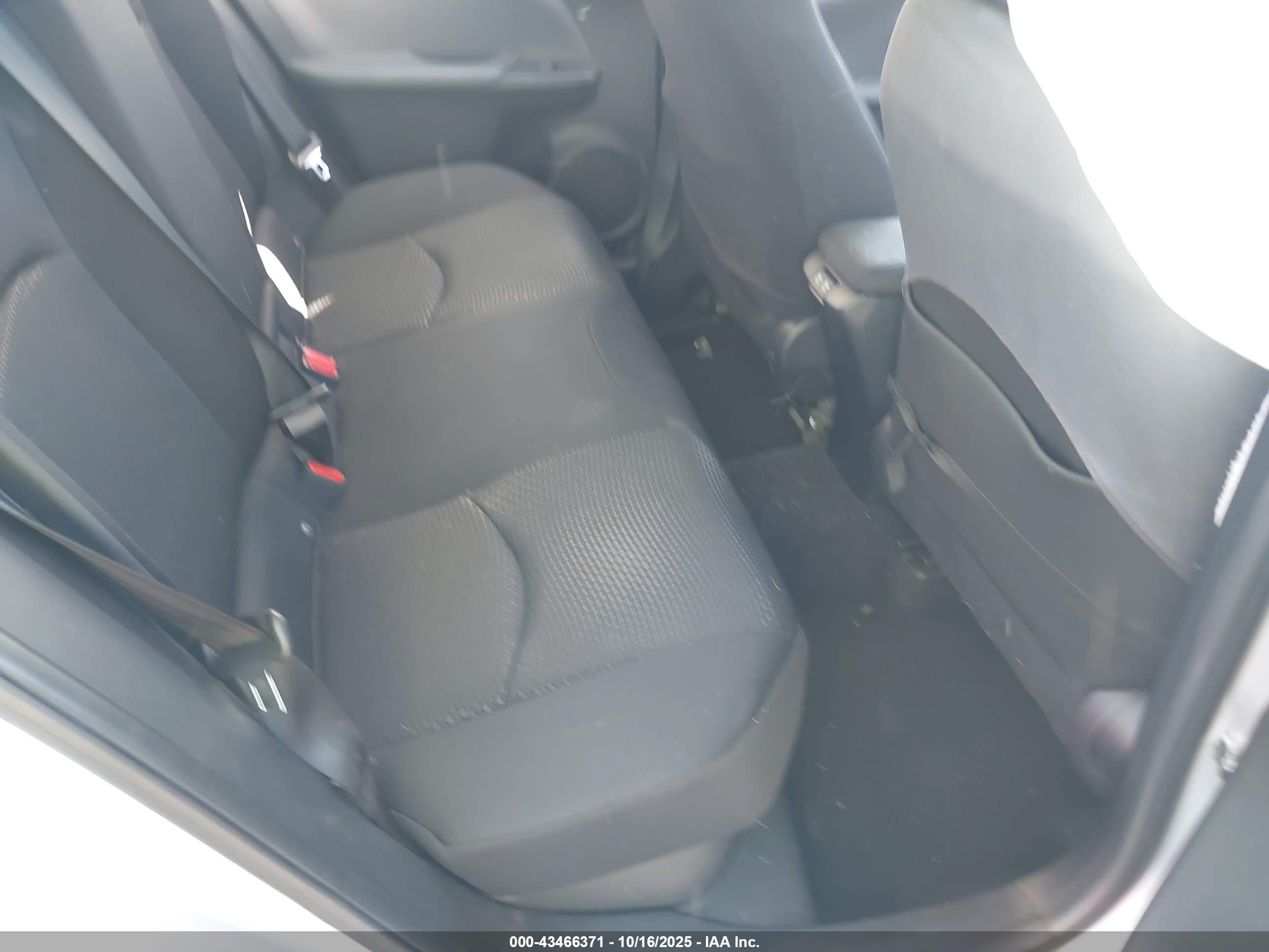 TOYOTA PRIUS image 8