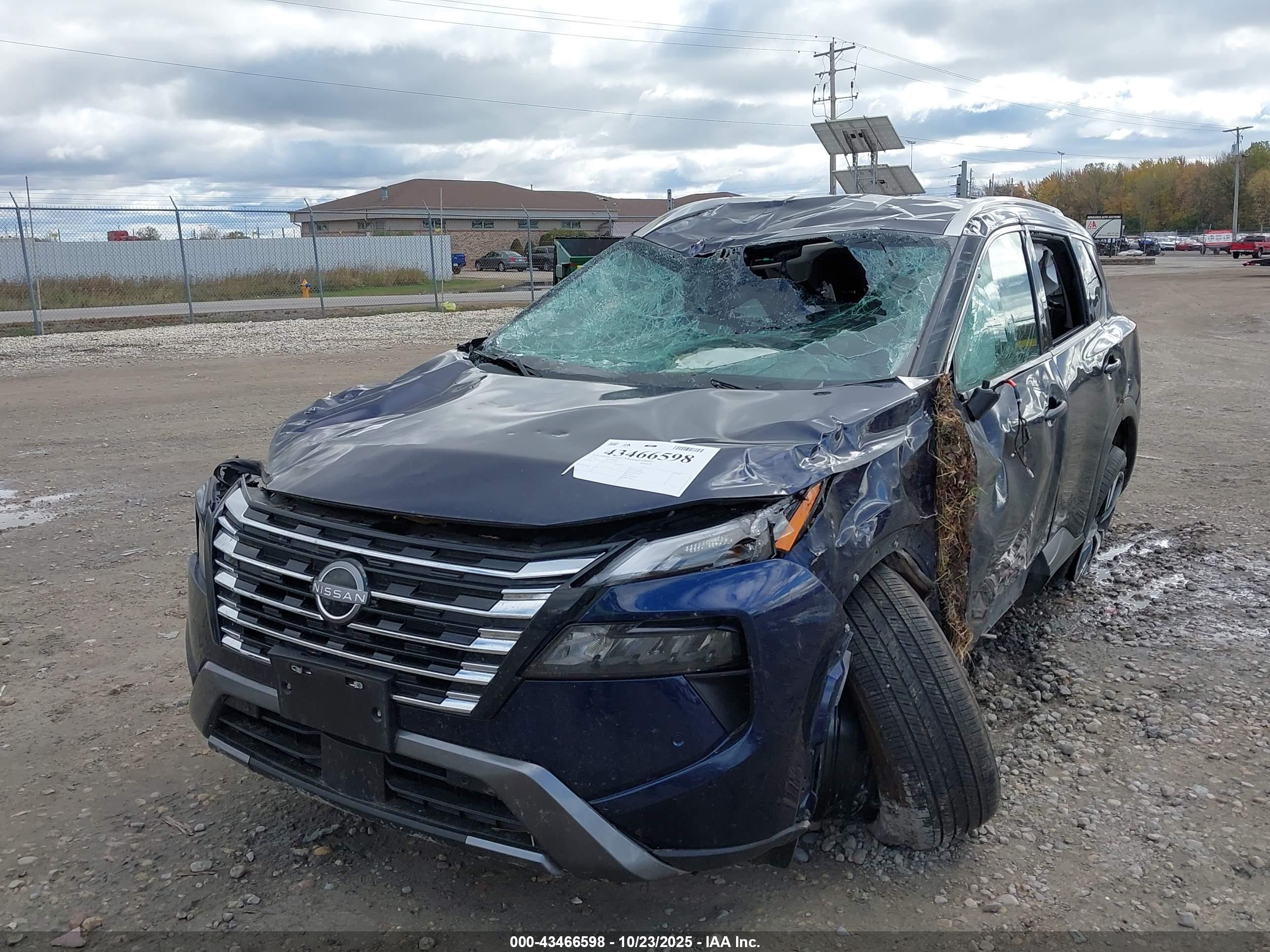 NISSAN ROGUE image 6