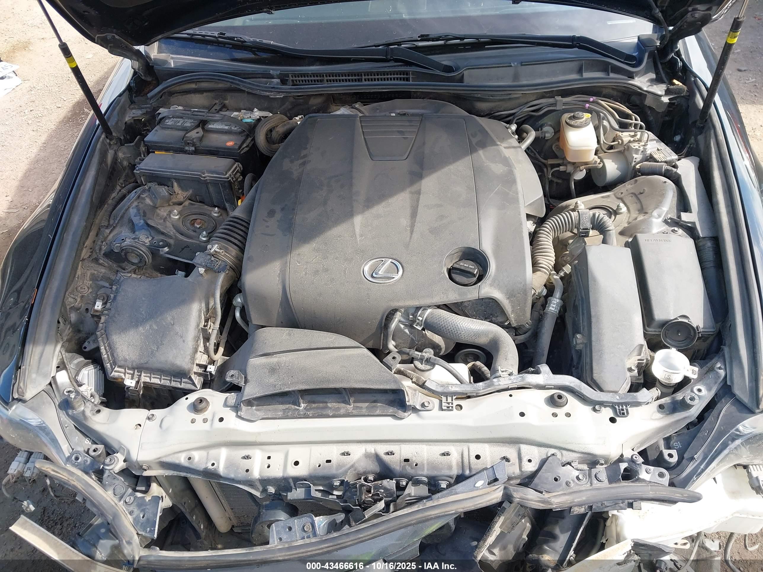 LEXUS IS image 10