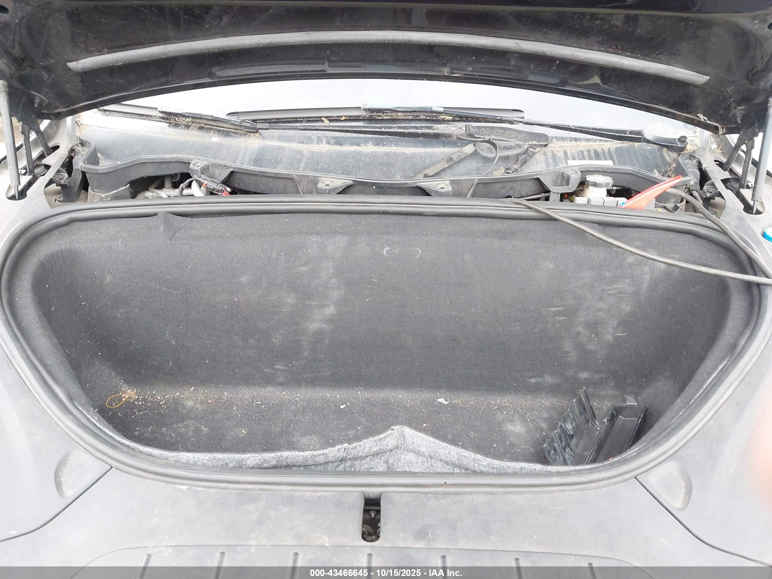 TESLA MODEL image 10