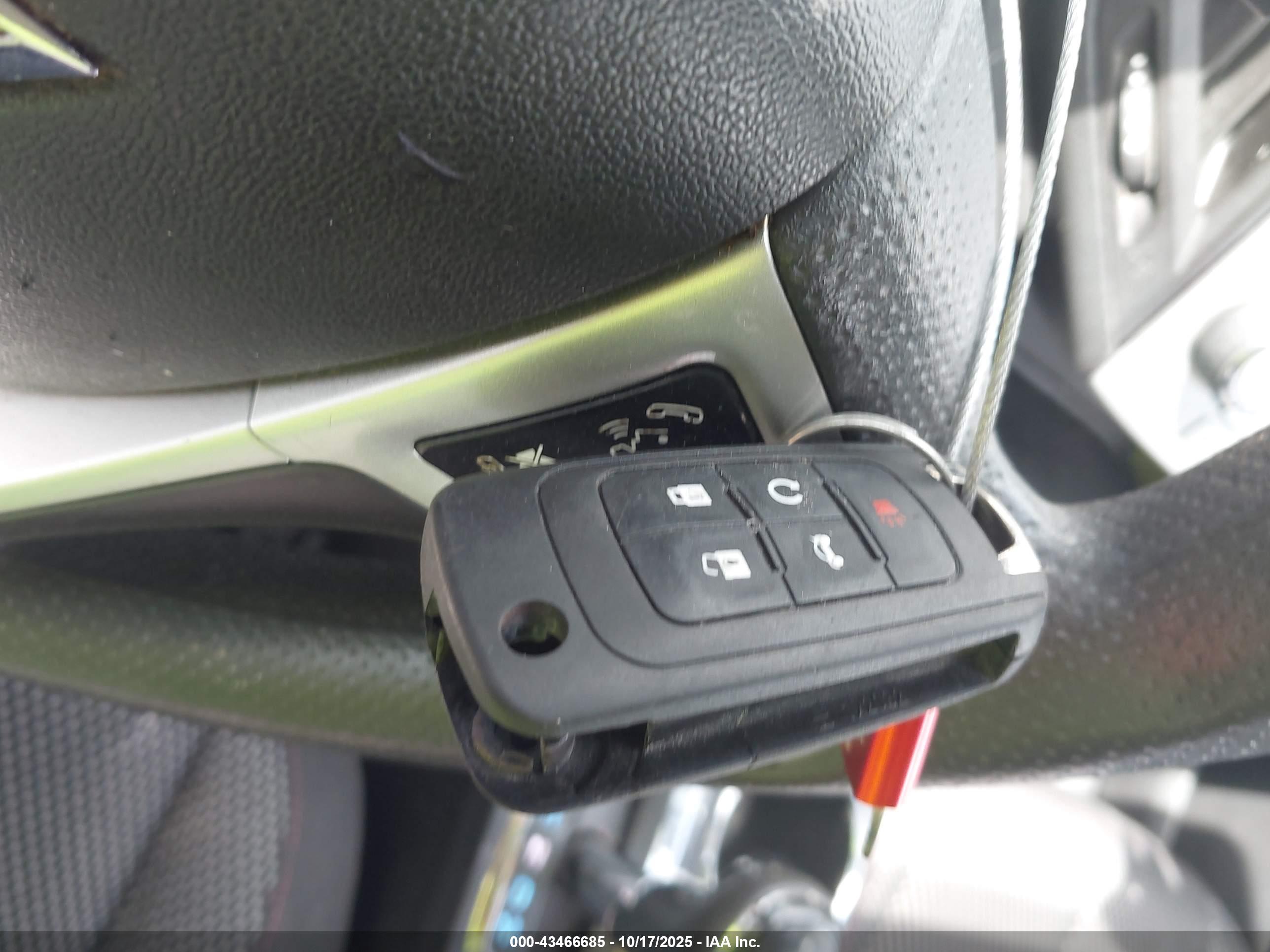 CHEVROLET EQUINOX image 11