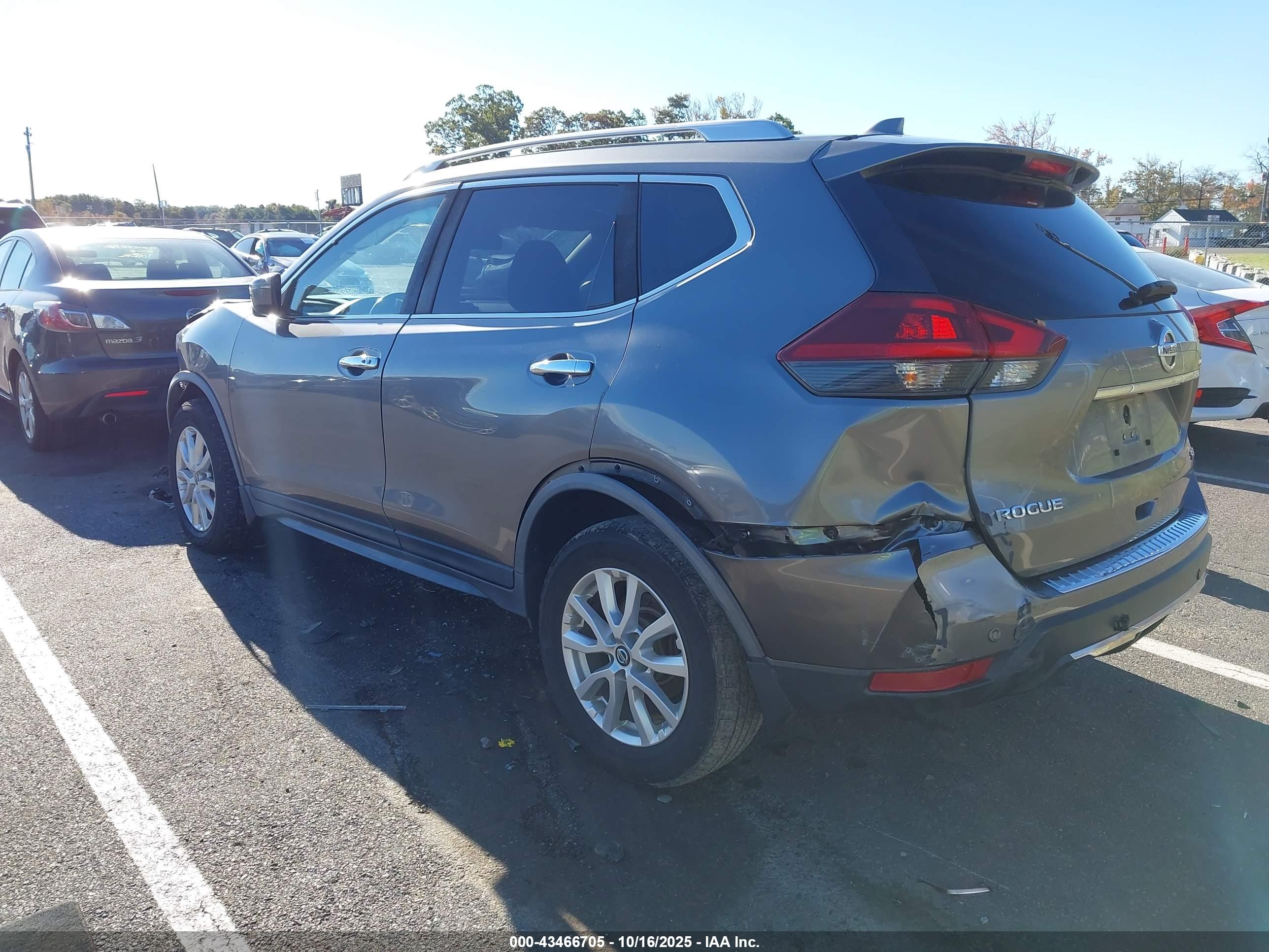 NISSAN ROGUE image 3