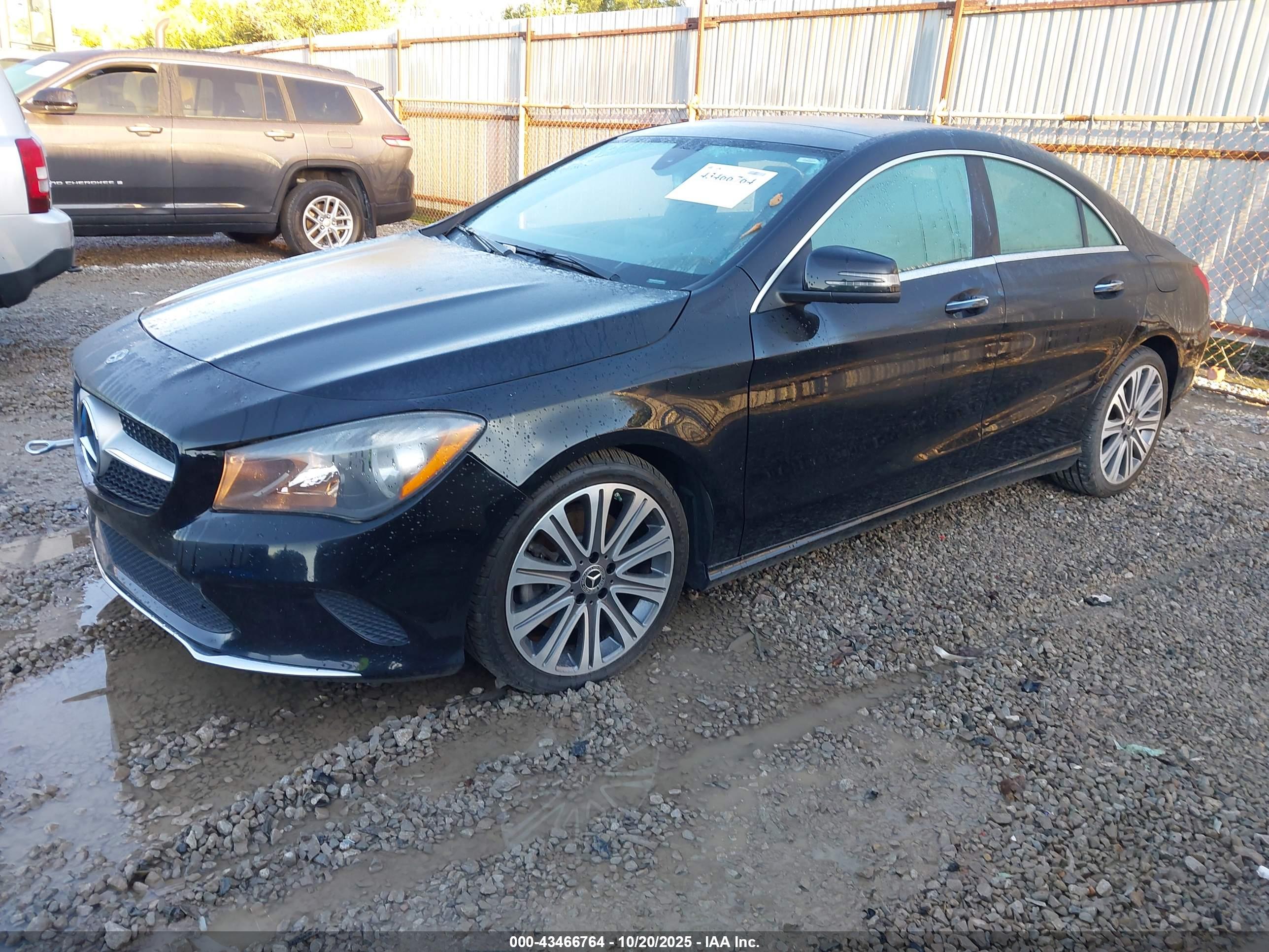 MERCEDES-BENZ CLA image 2