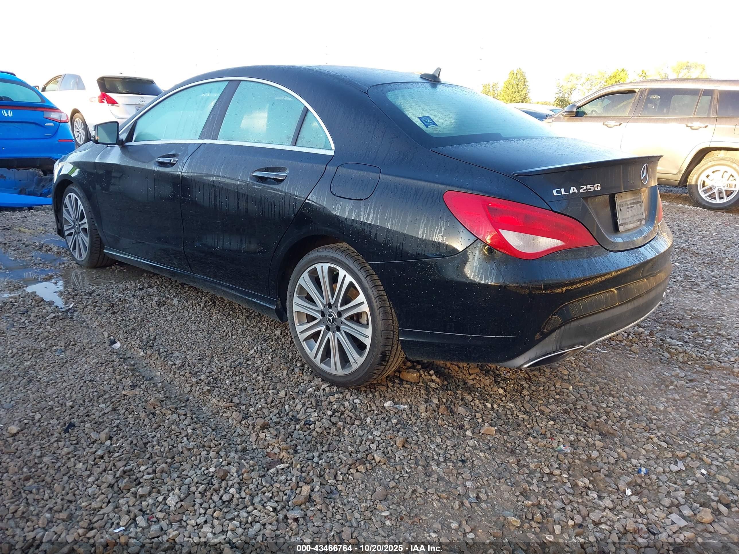 MERCEDES-BENZ CLA image 3