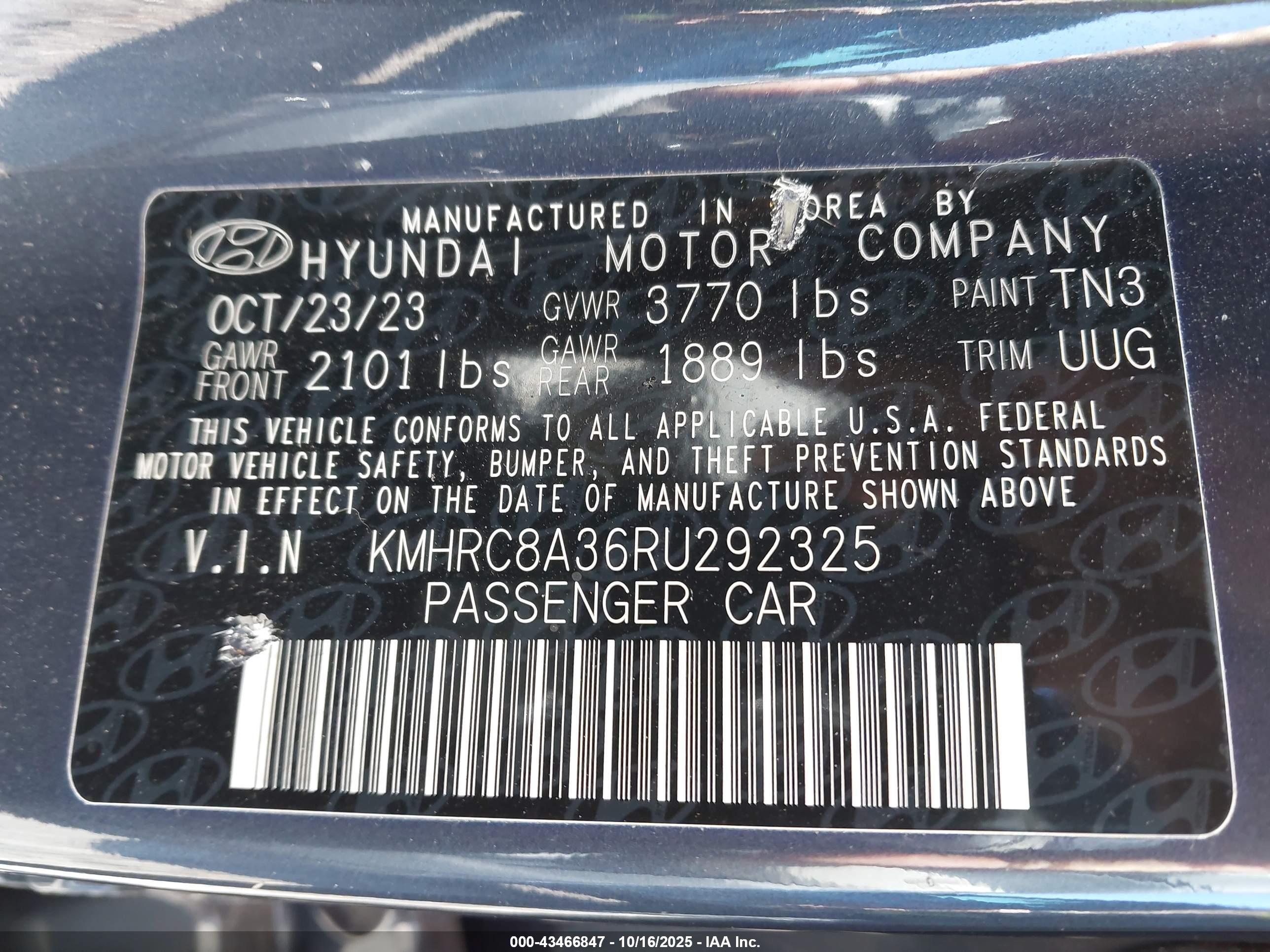 HYUNDAI VENUE image 9