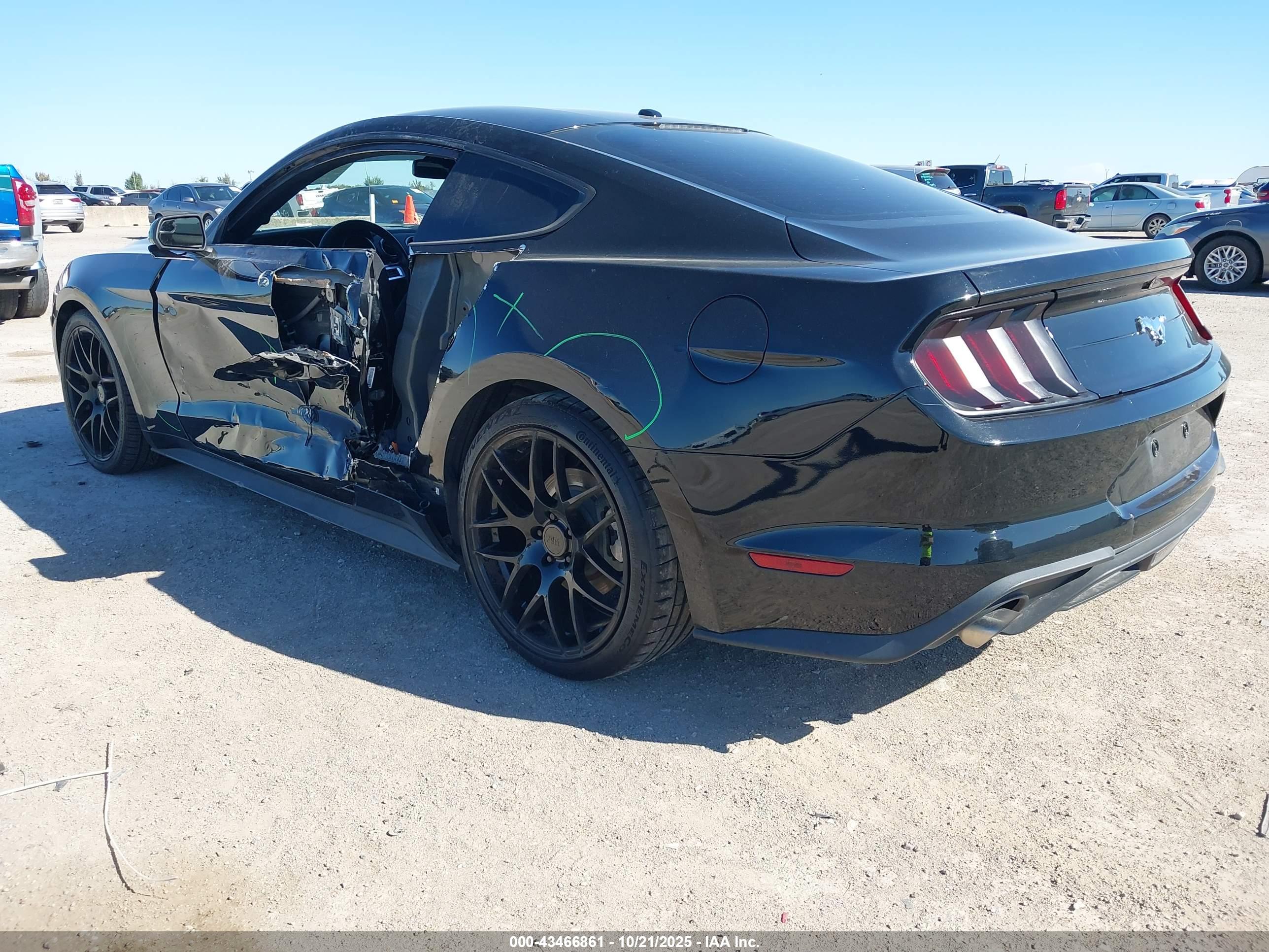 FORD MUSTANG image 3