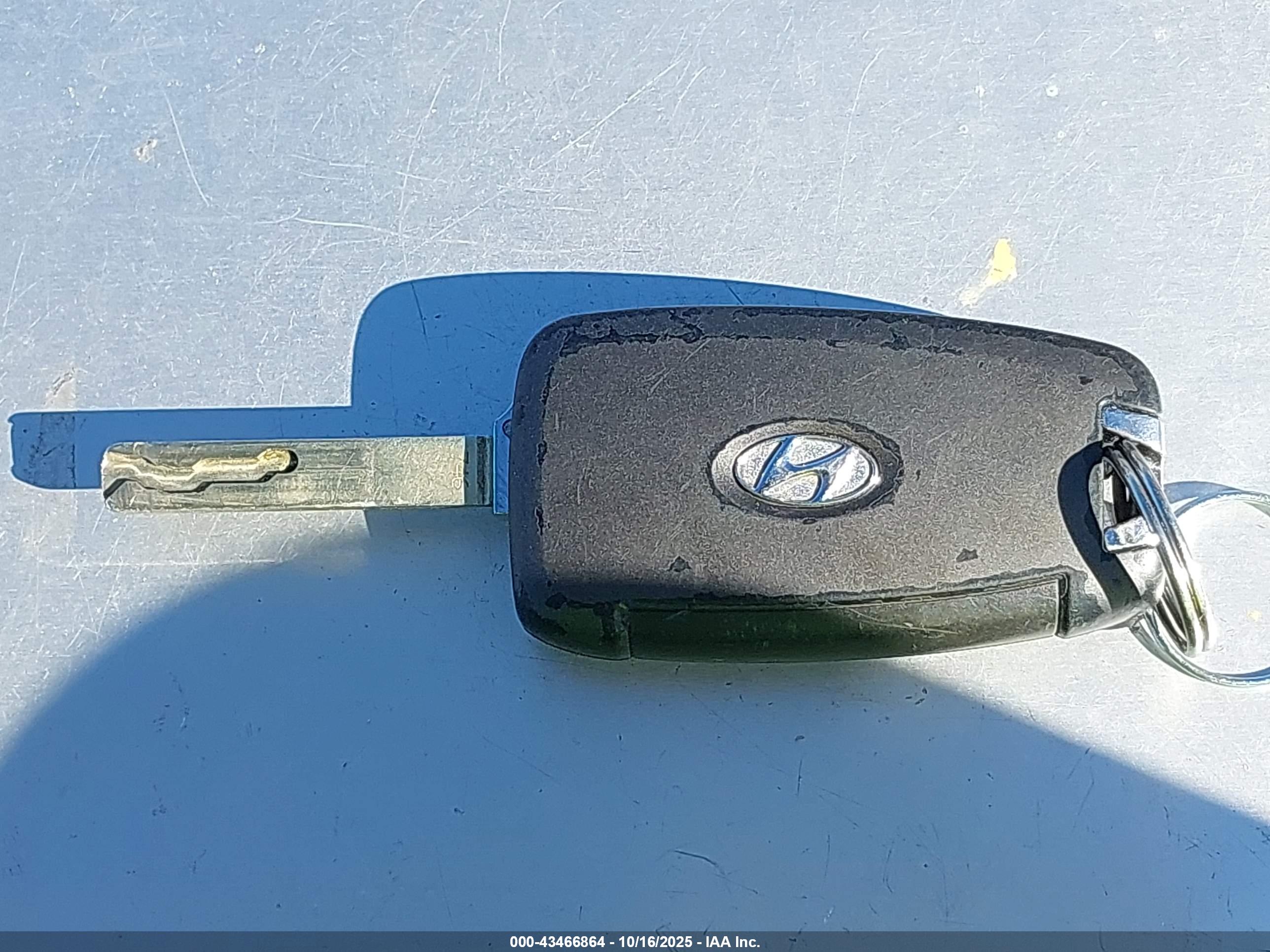 HYUNDAI ACCENT image 11