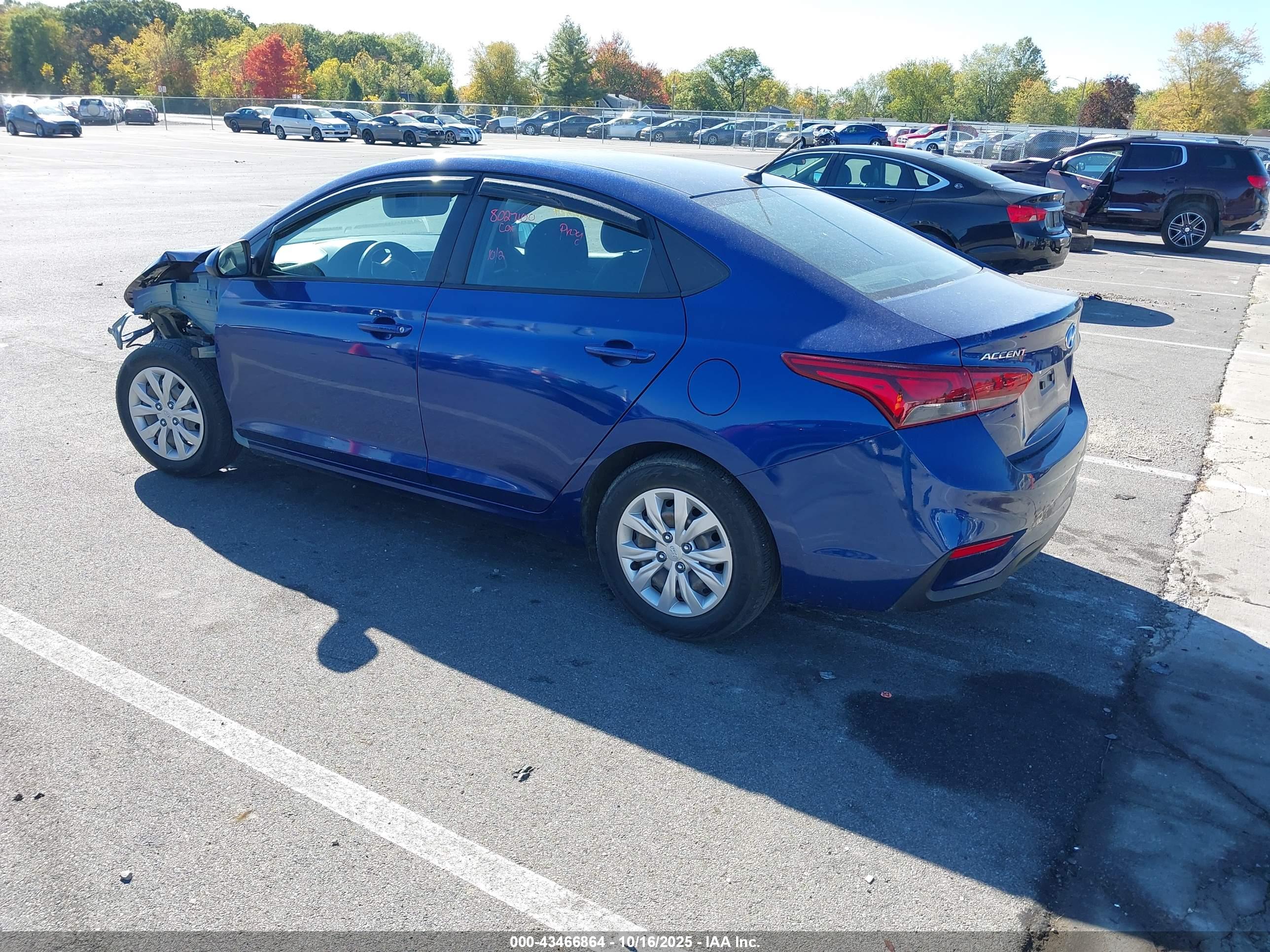 HYUNDAI ACCENT image 3