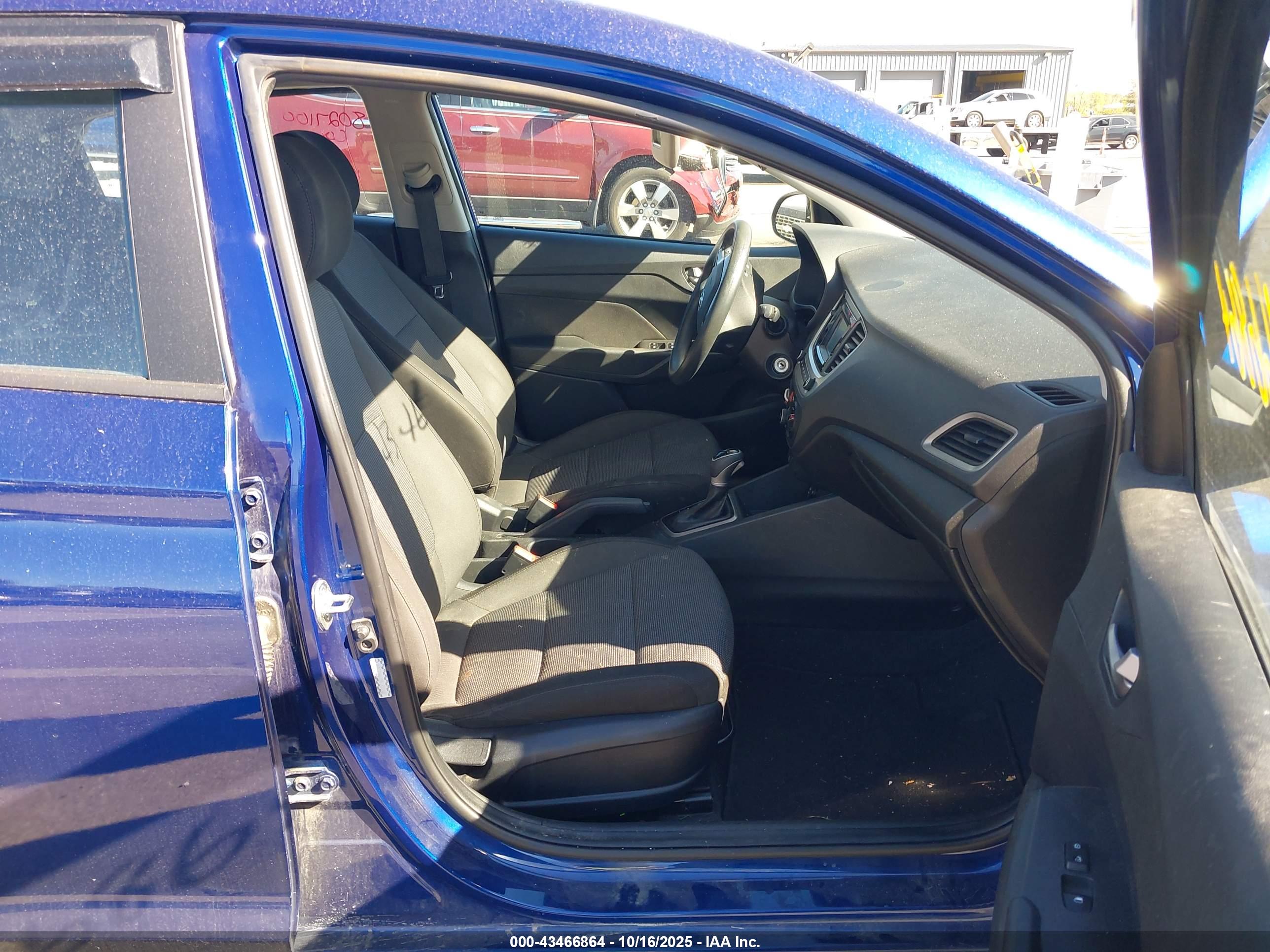 HYUNDAI ACCENT image 5