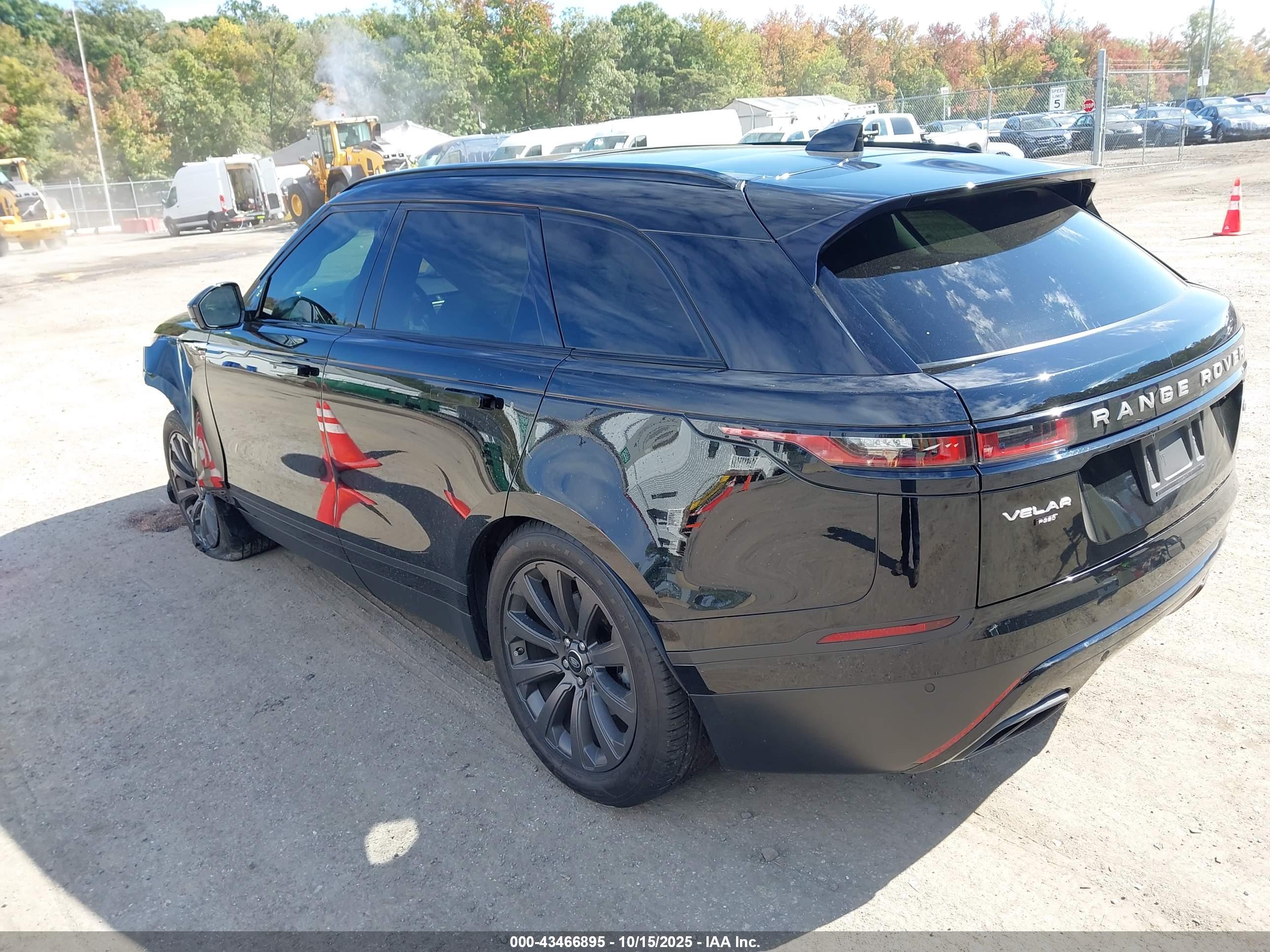 LAND ROVER image 3