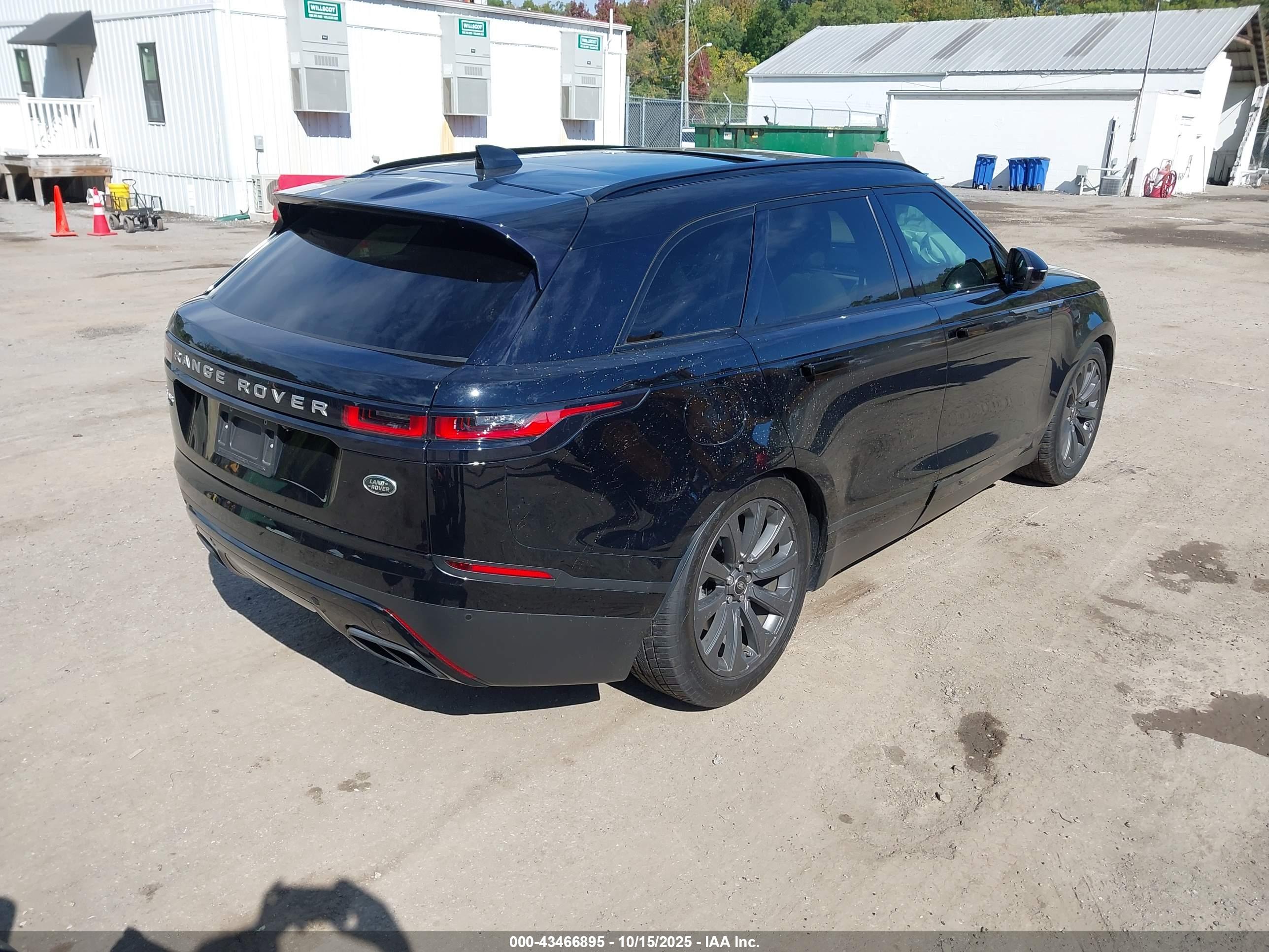 LAND ROVER image 4