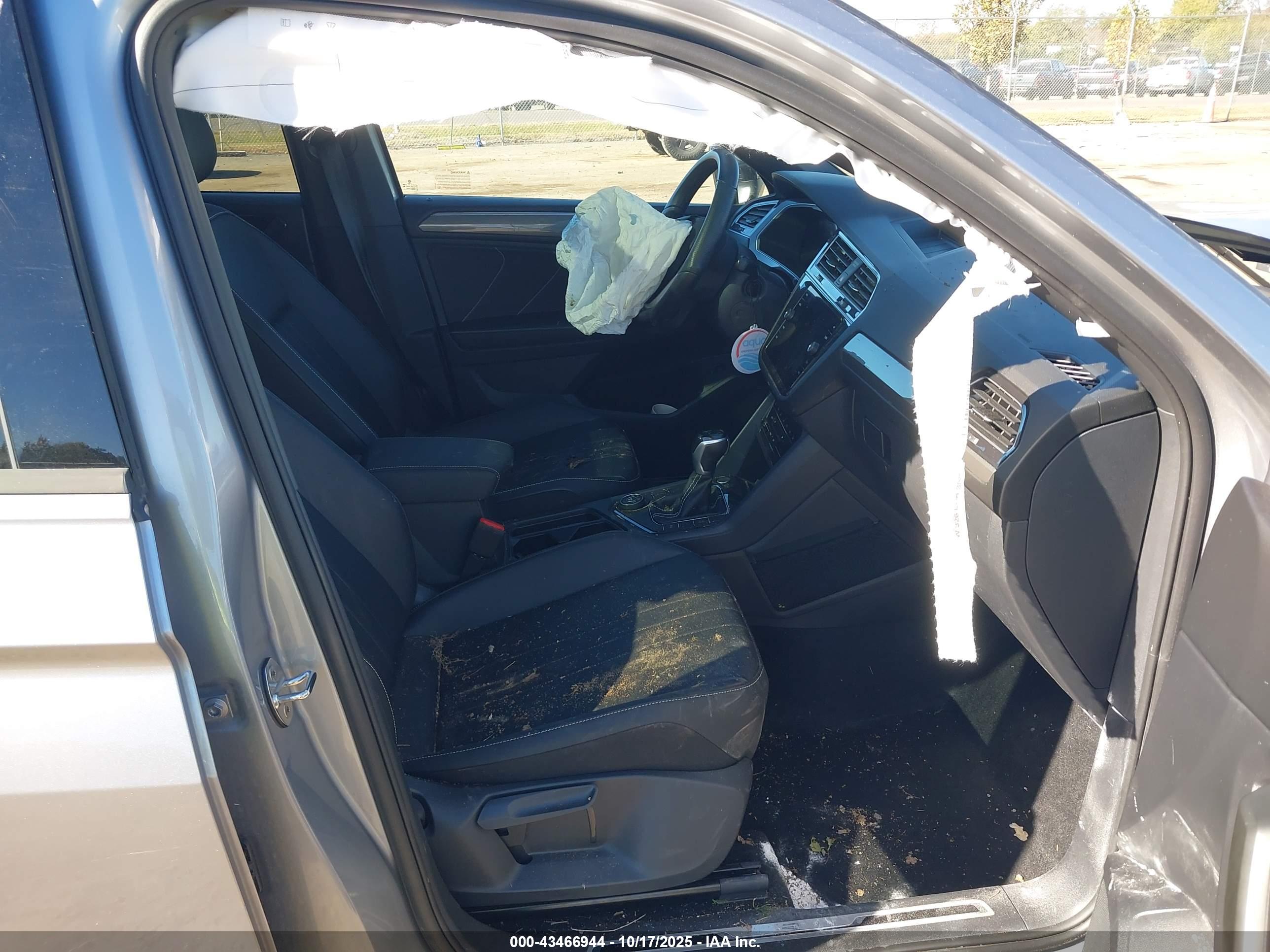 VOLKSWAGEN TIGUAN image 5