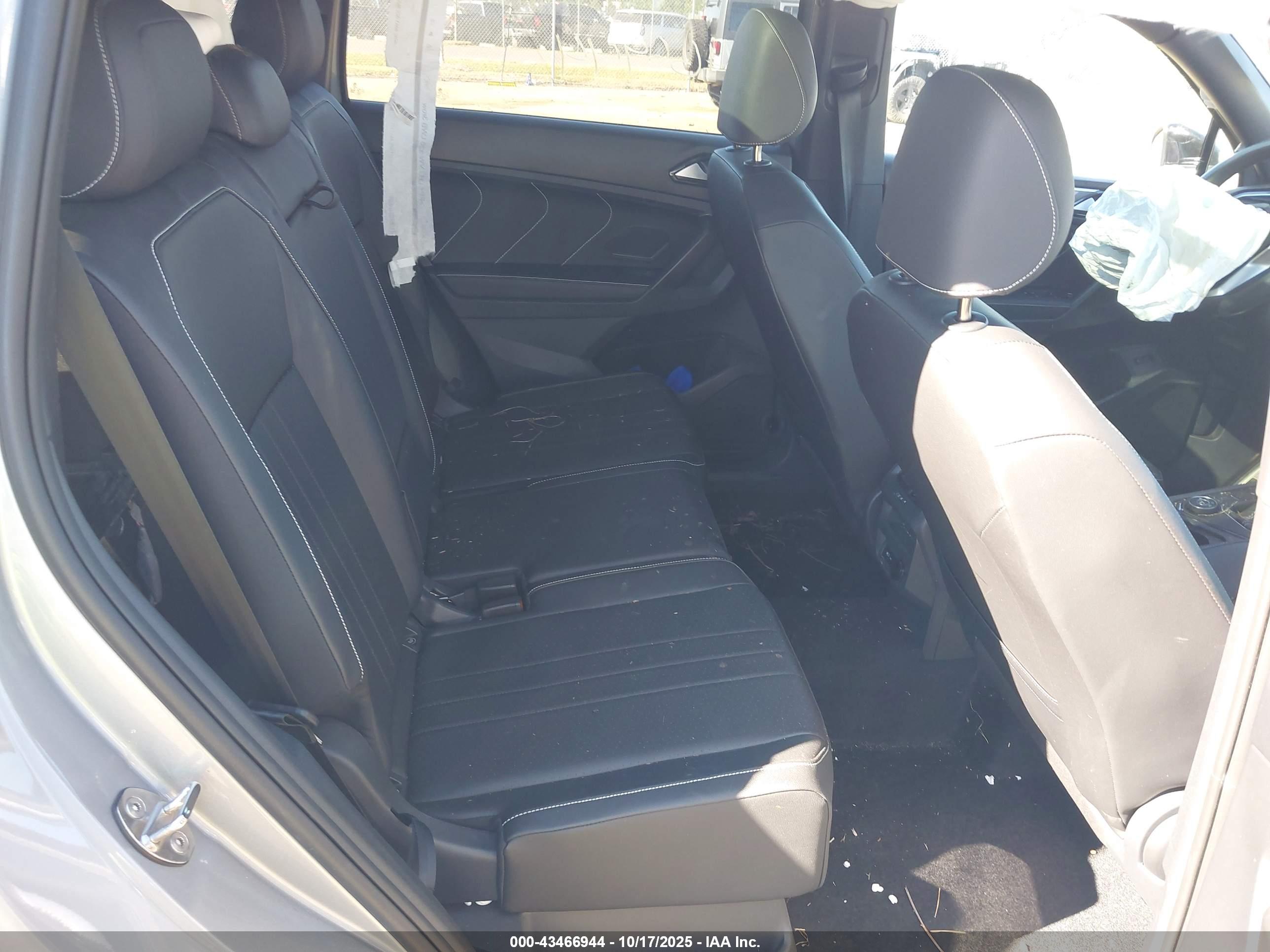 VOLKSWAGEN TIGUAN image 8