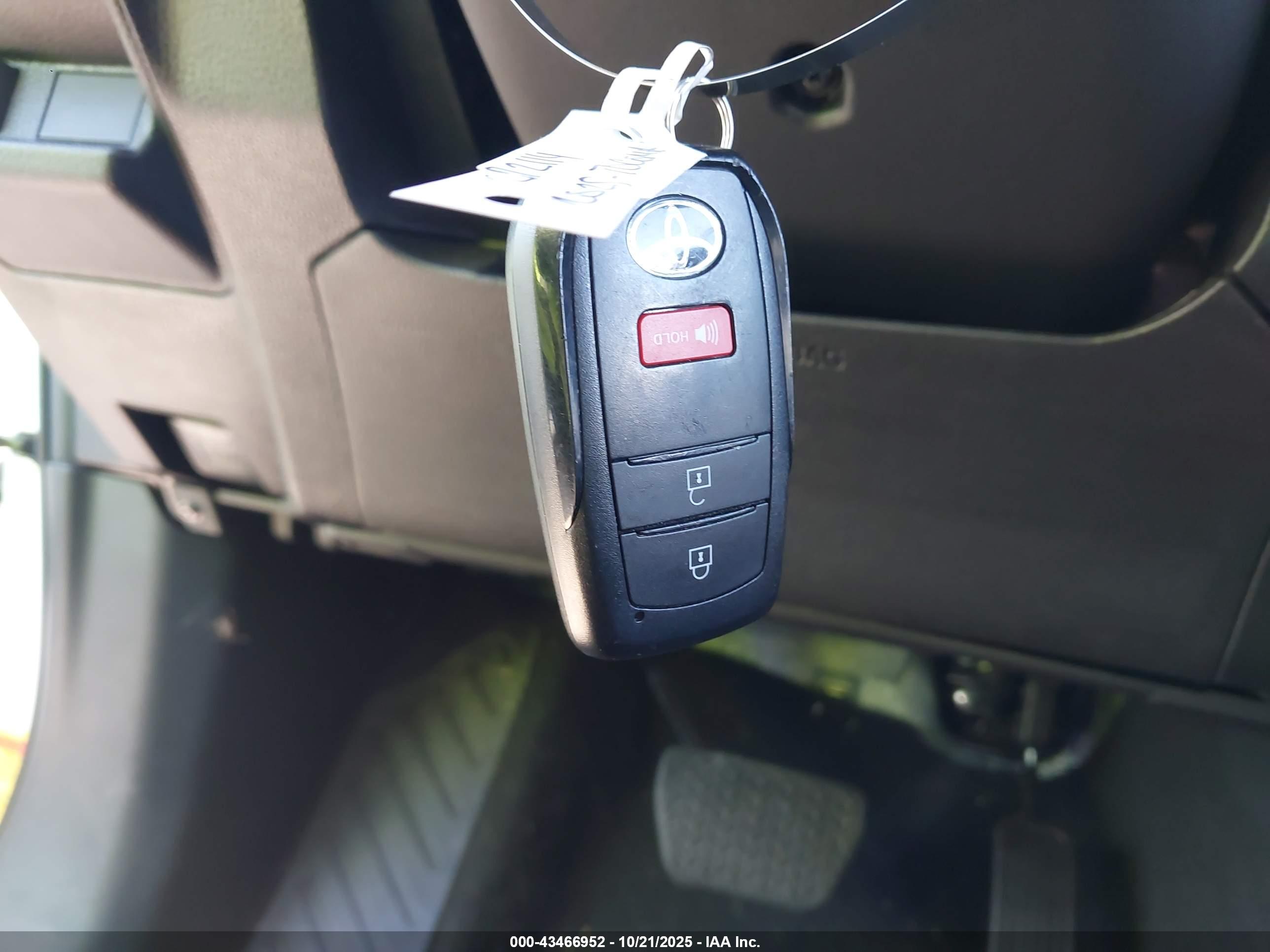TOYOTA TACOMA image 11