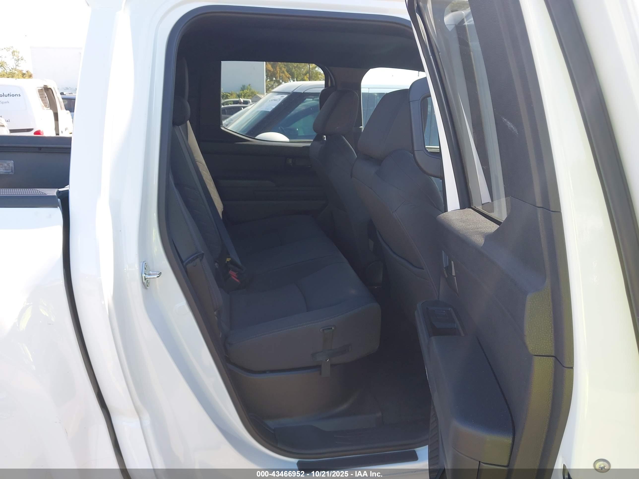TOYOTA TACOMA image 8