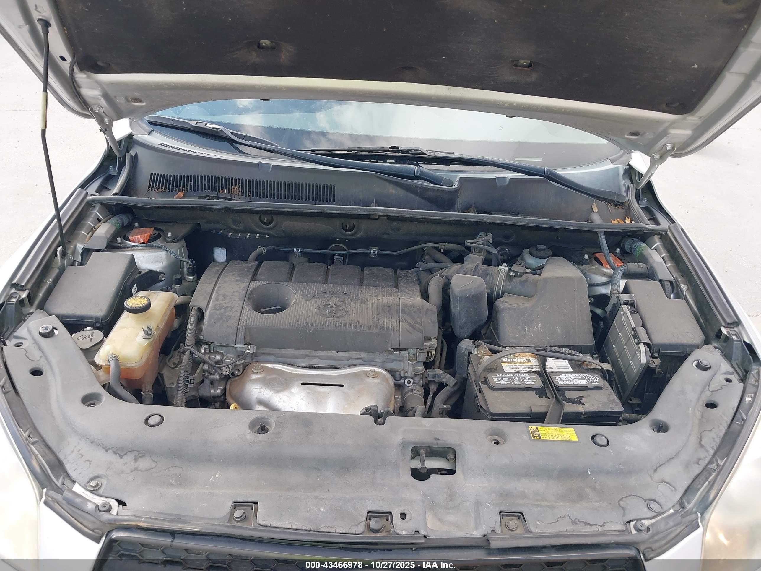TOYOTA RAV4 image 10