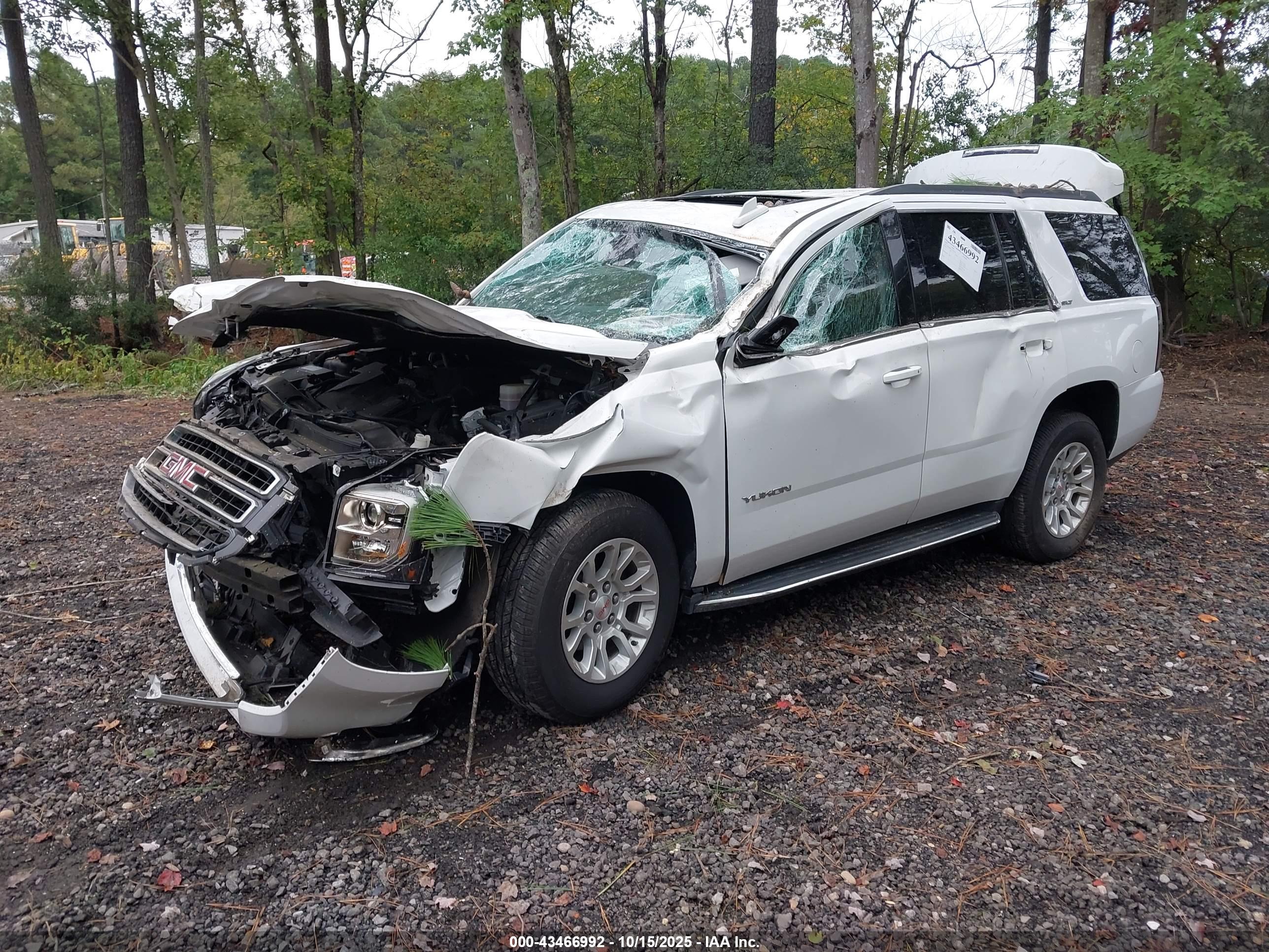GMC YUKON image 2