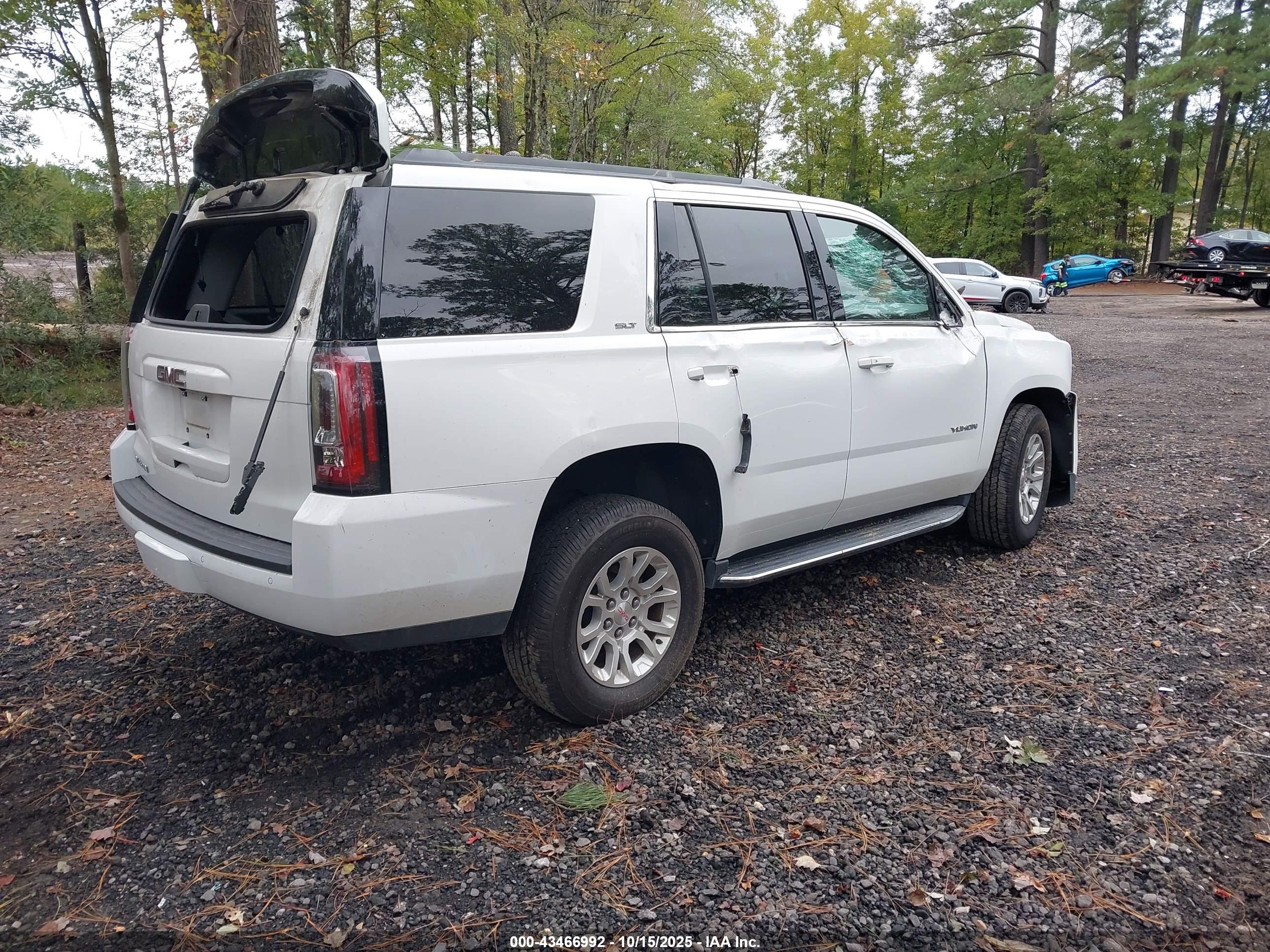 GMC YUKON image 4