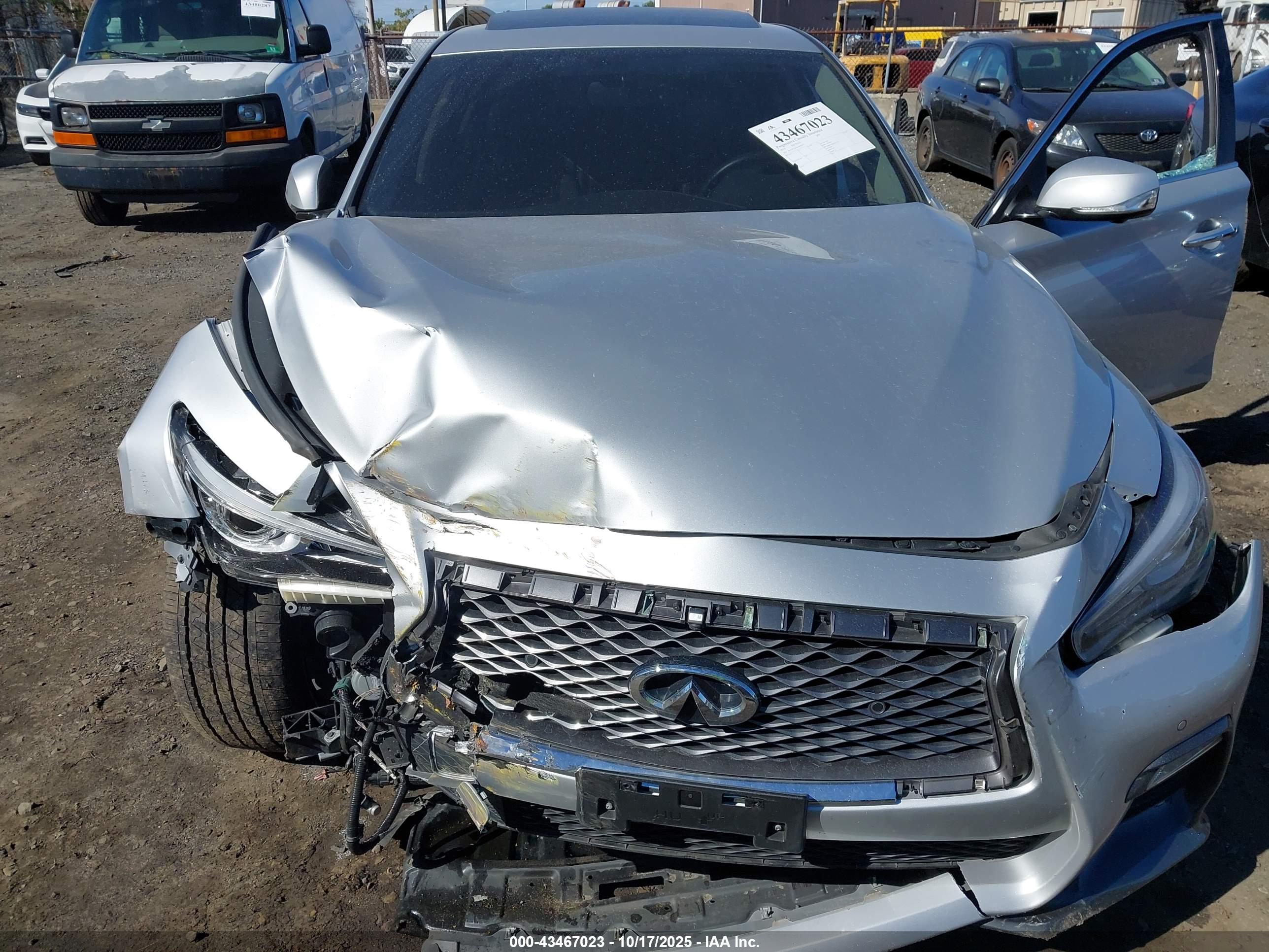 INFINITI Q50 image 10