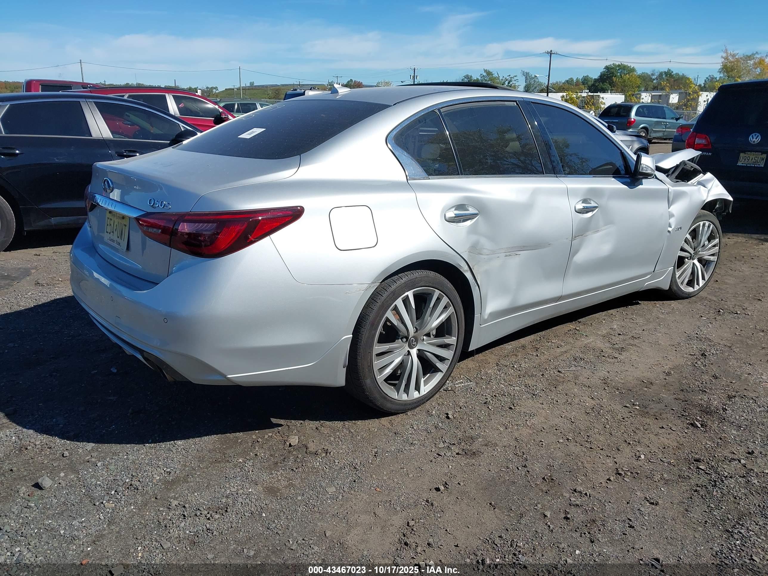 INFINITI Q50 image 4