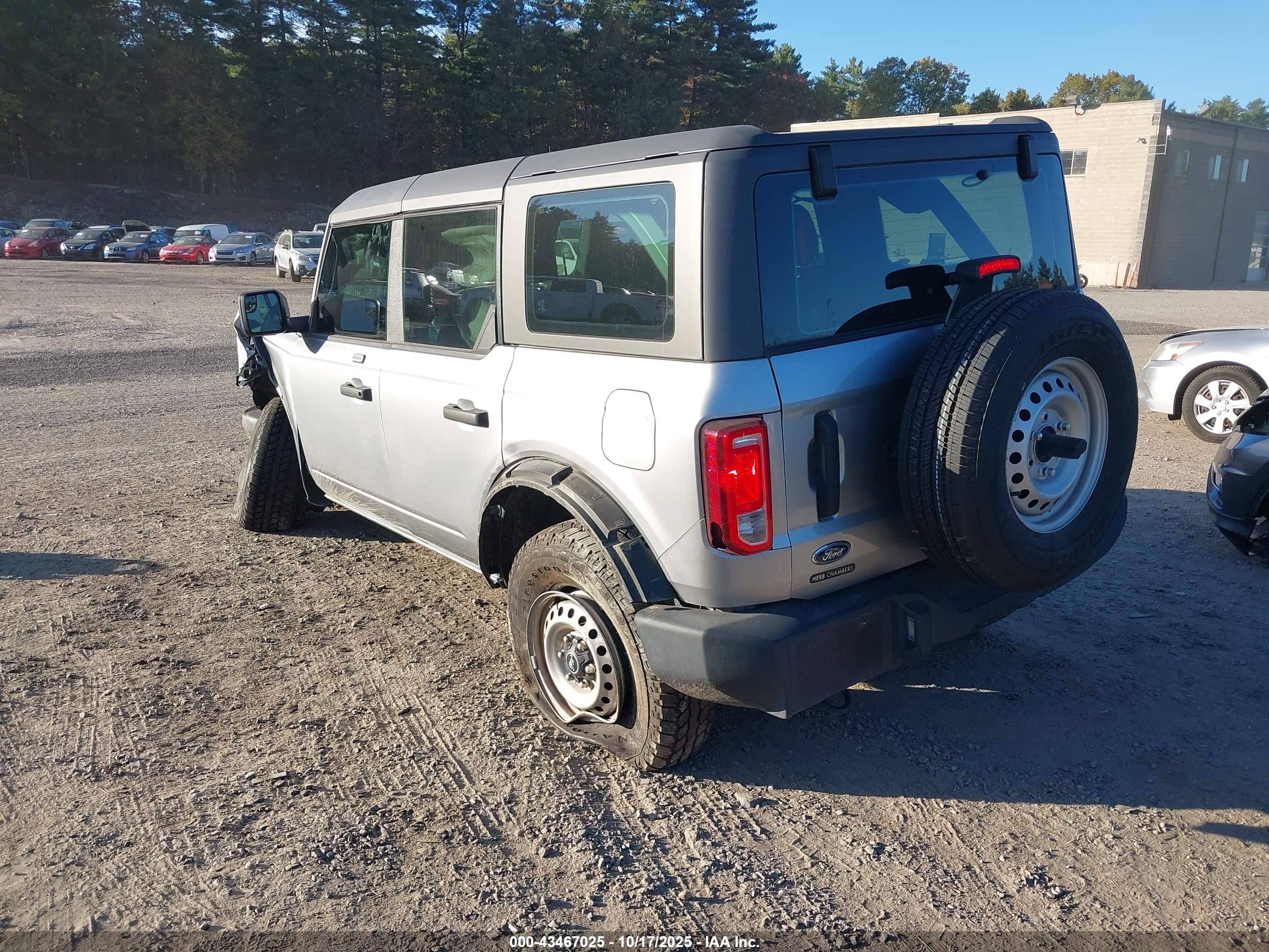 FORD BRONCO image 3