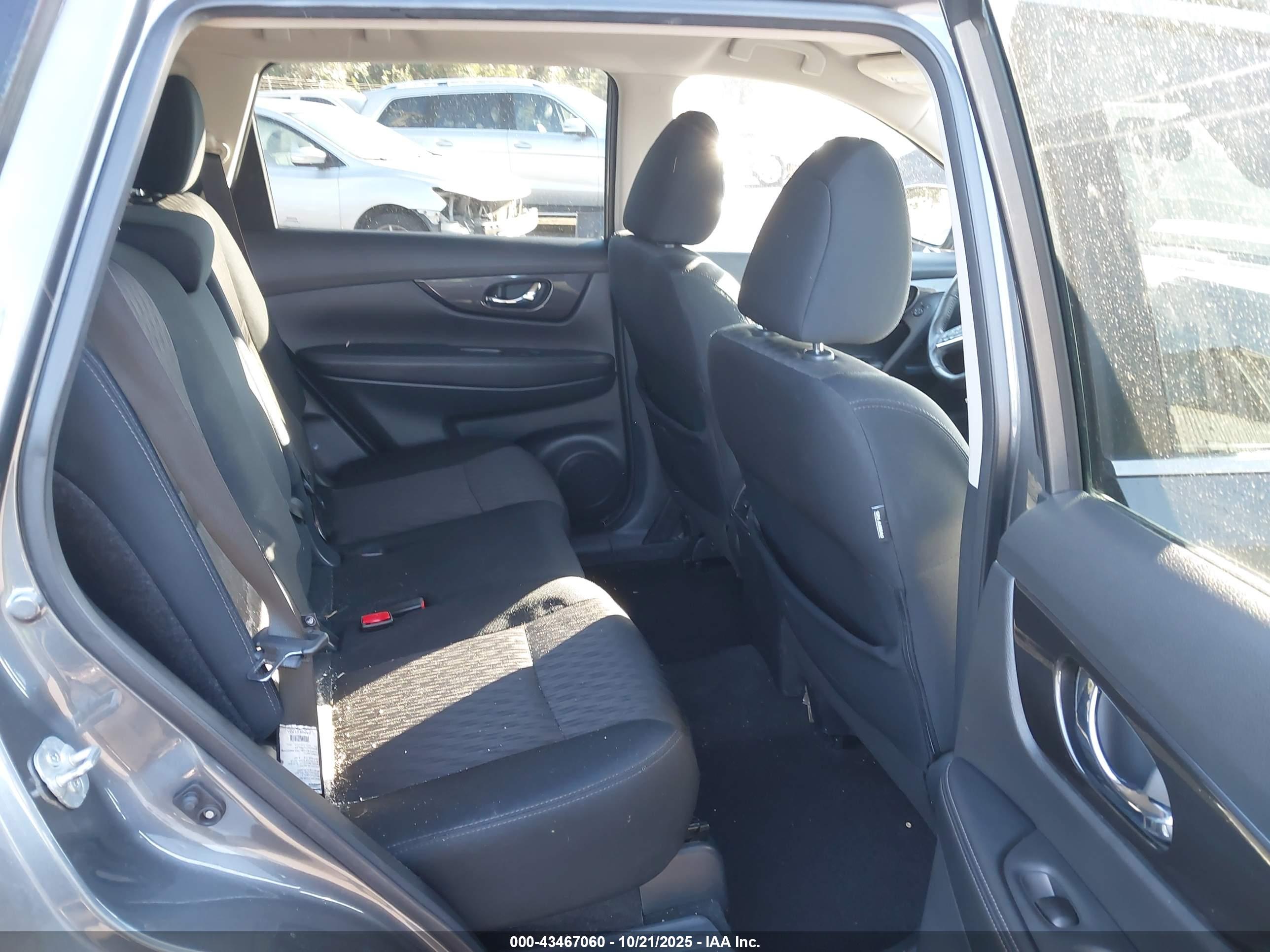 NISSAN ROGUE image 8