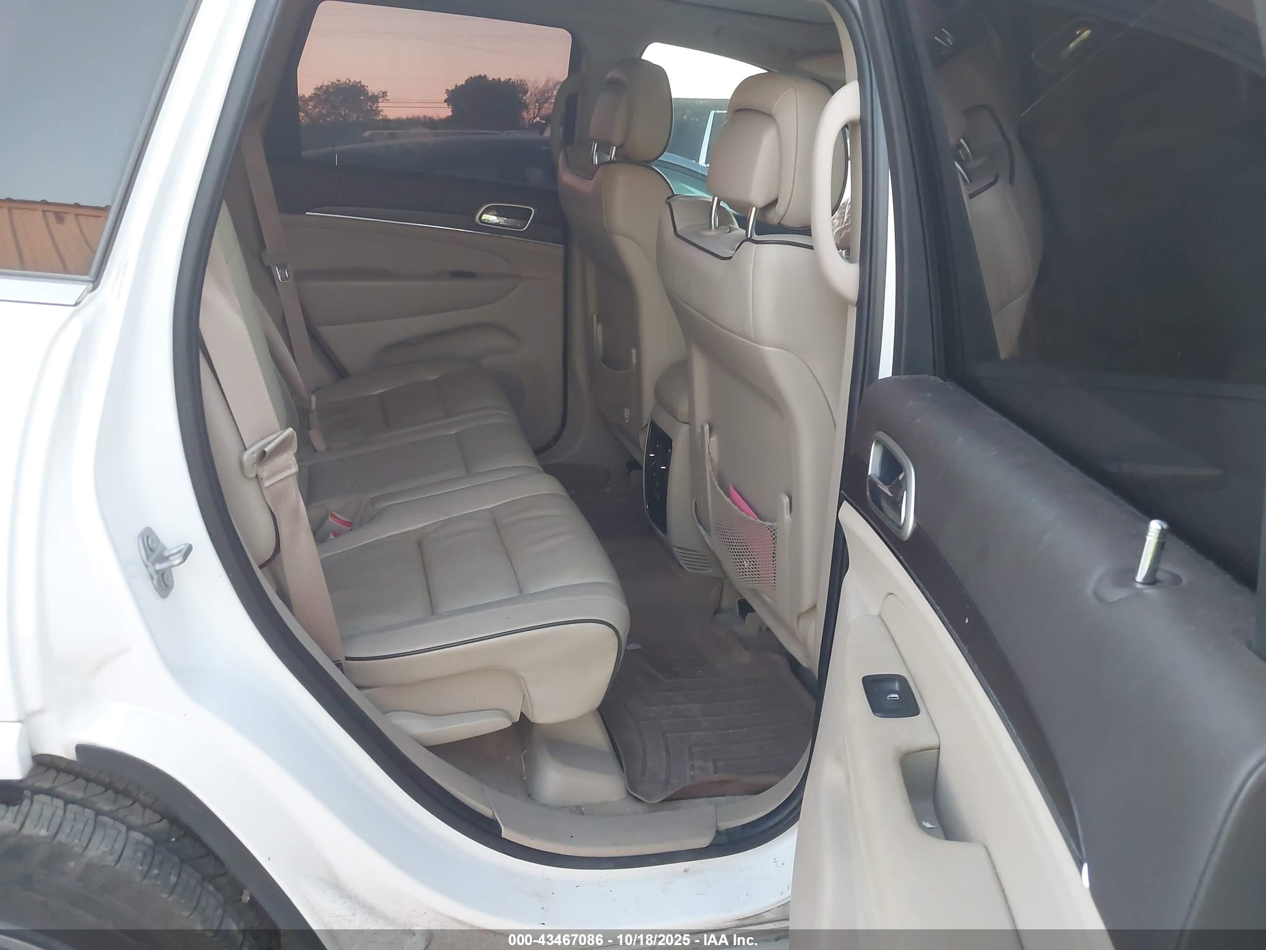 JEEP GRAND image 8