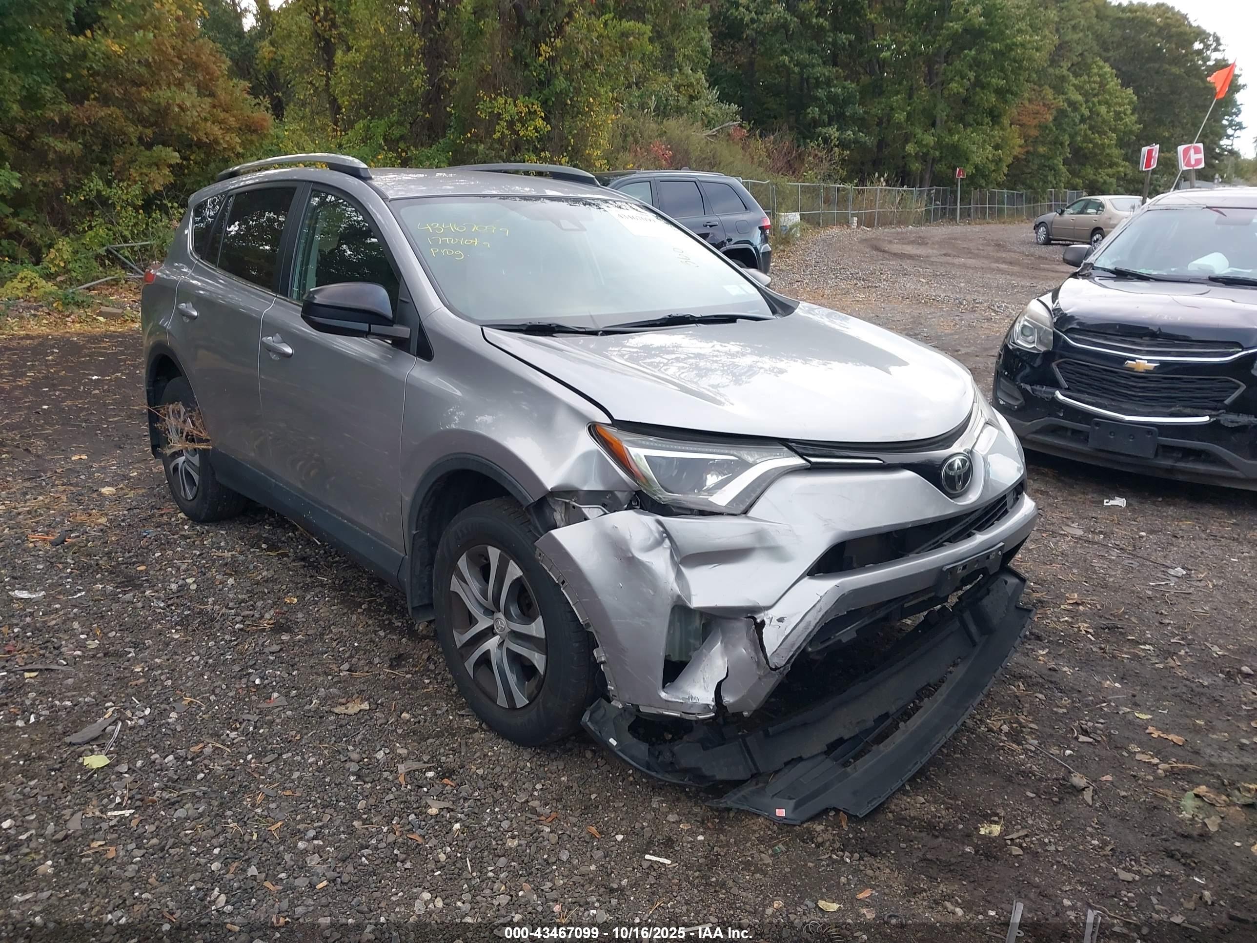 TOYOTA RAV4 image 6