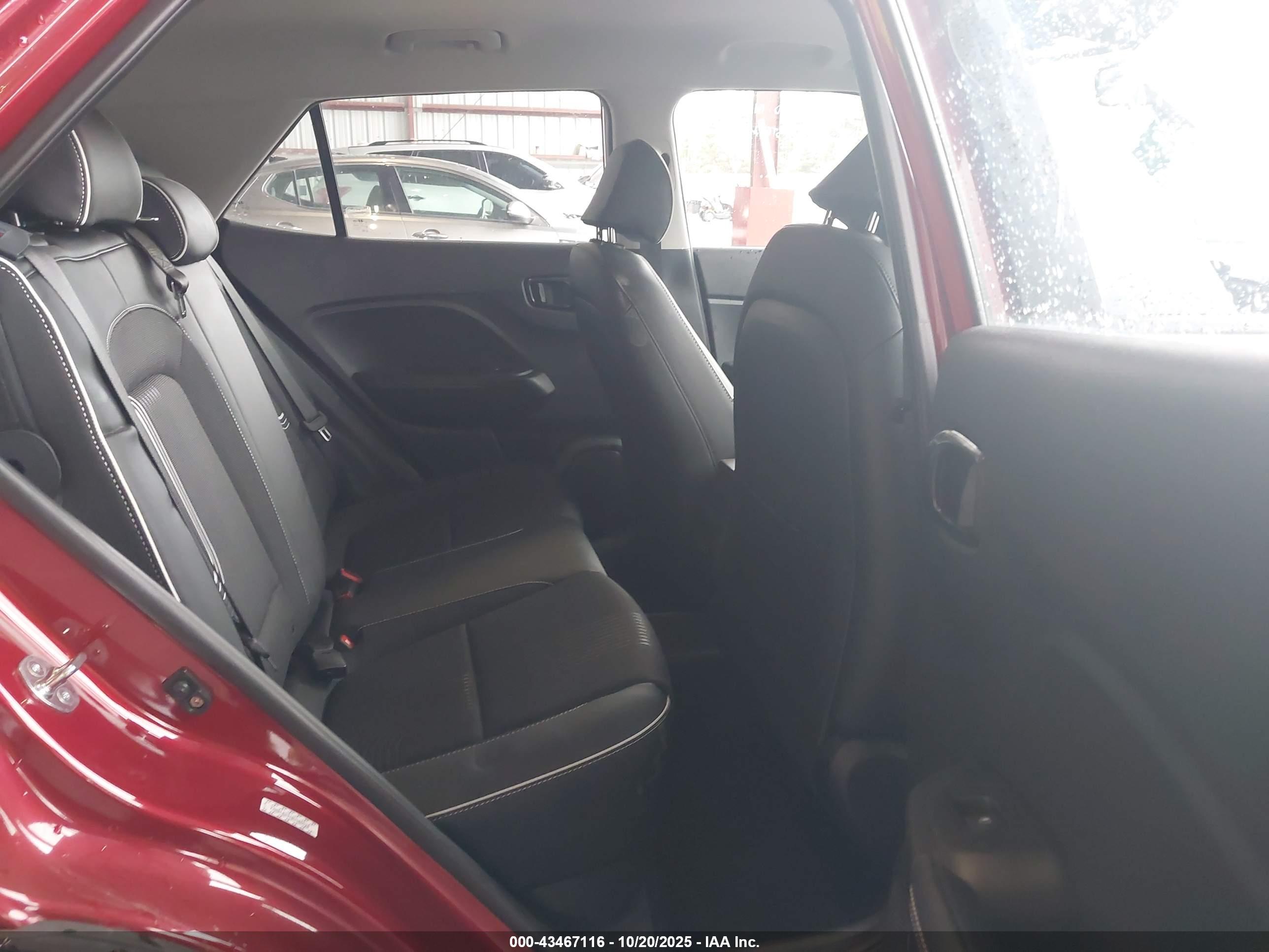 HYUNDAI VENUE image 8