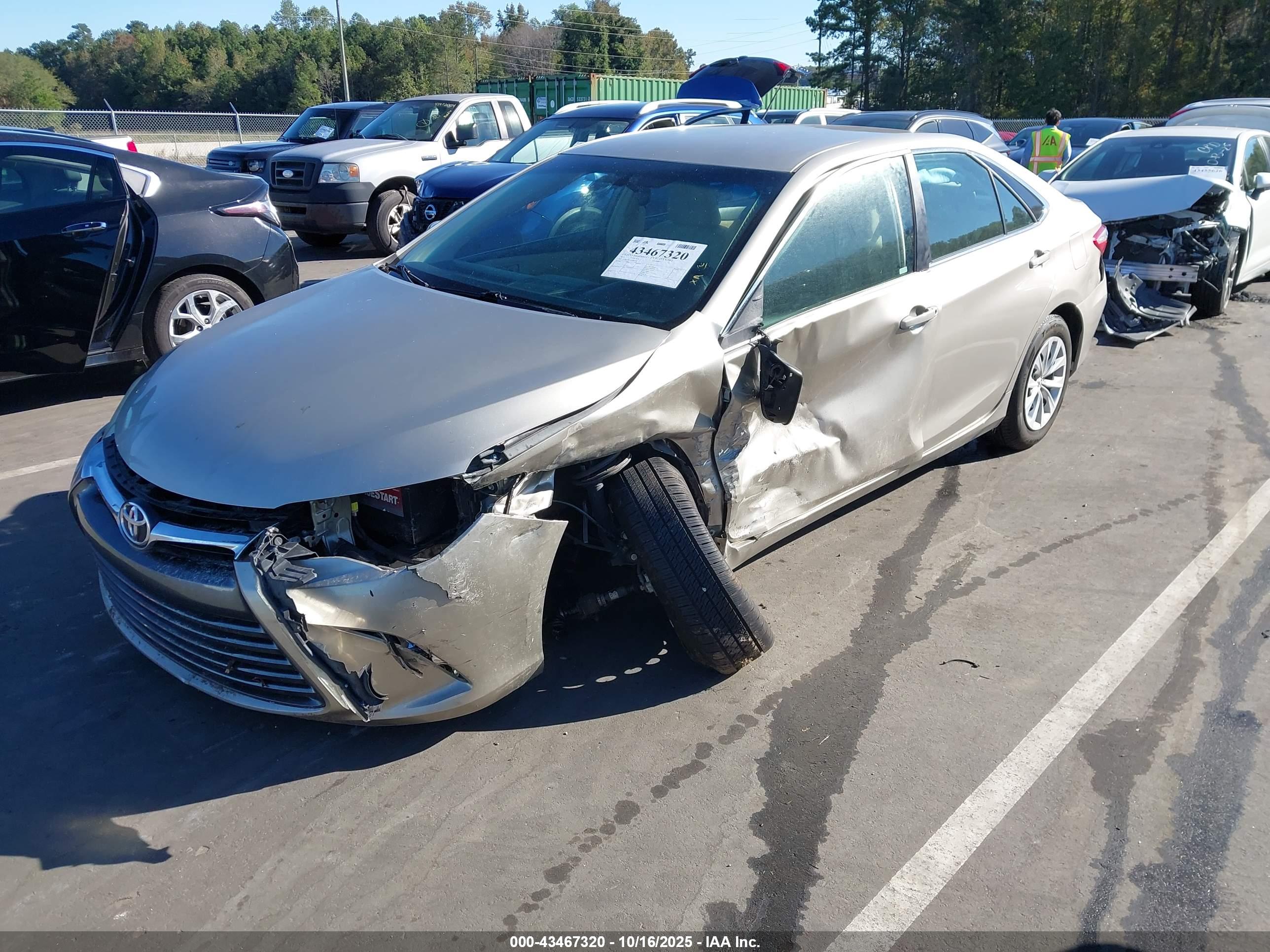 TOYOTA CAMRY image 2