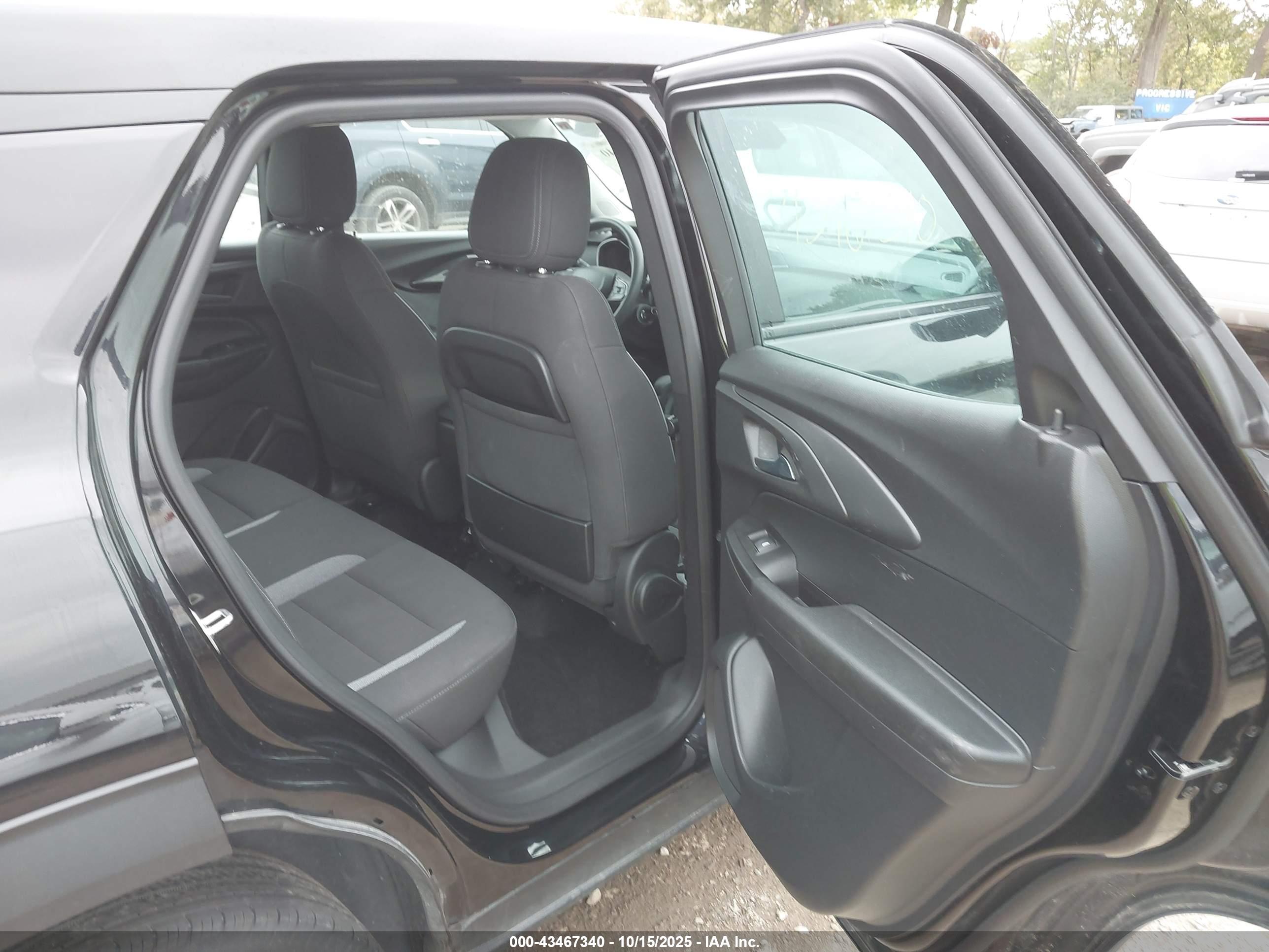 CHEVROLET TRAILBLAZER image 8