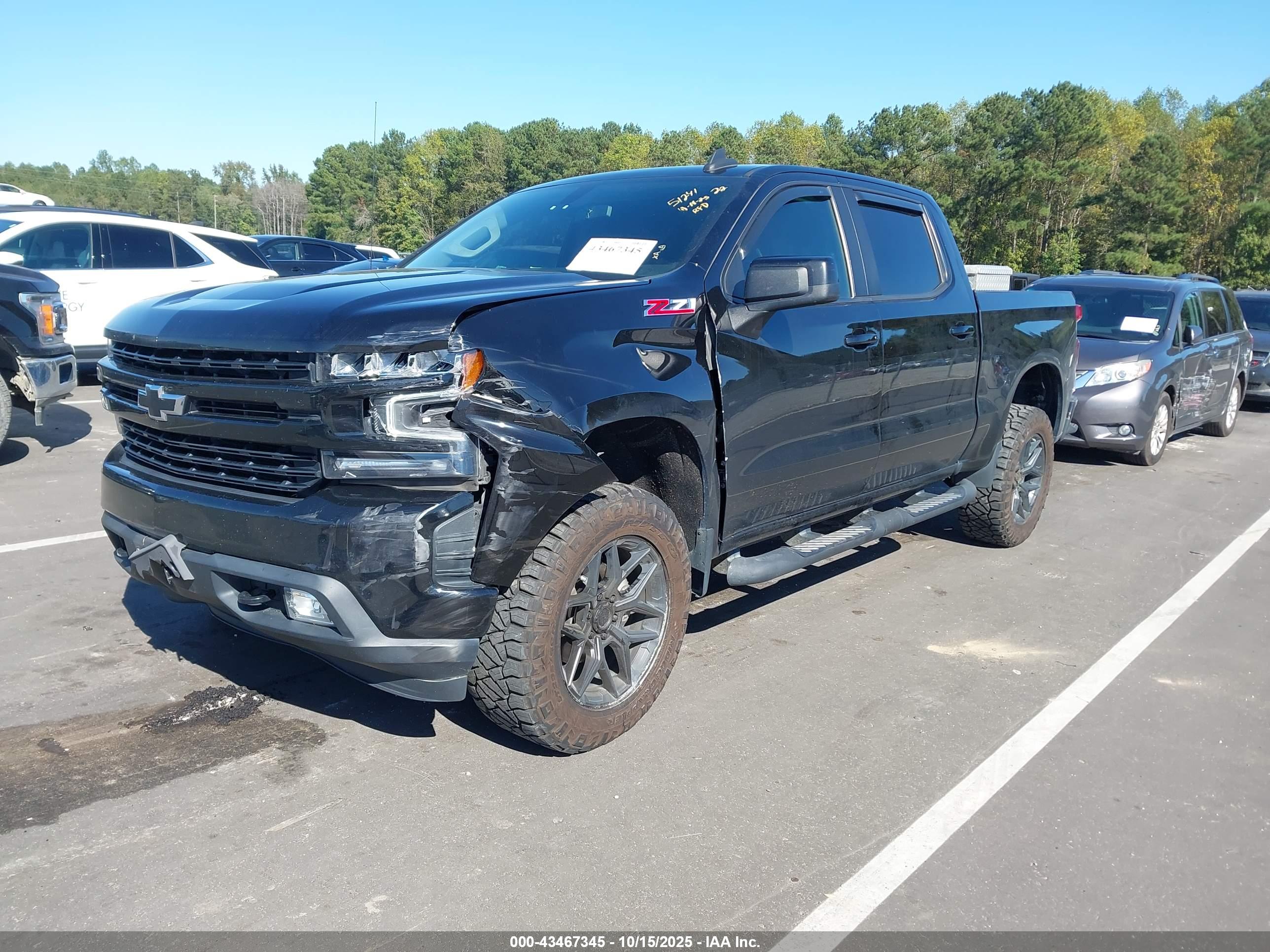 CHEVROLET SILVERADO image 2