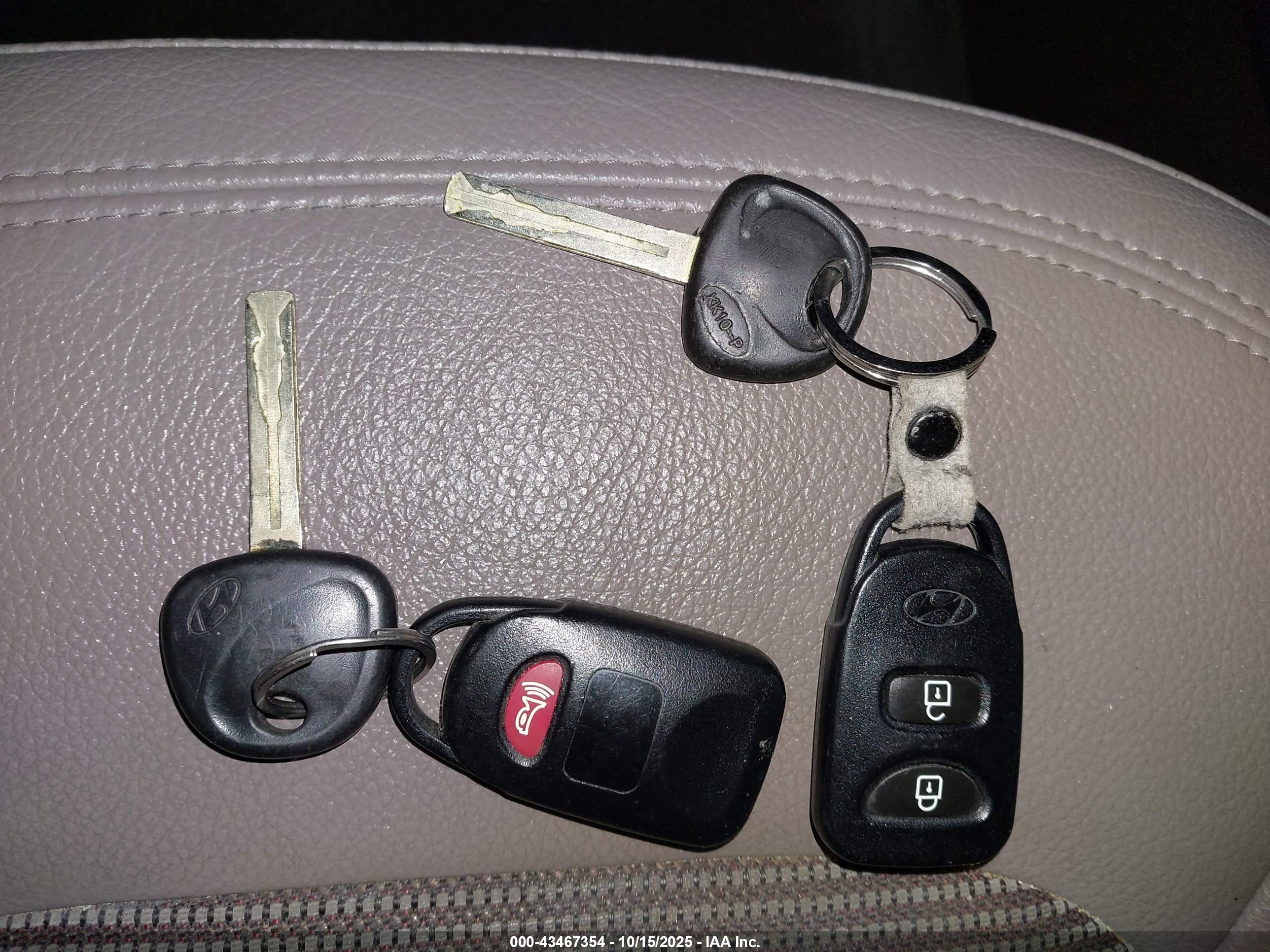 HYUNDAI TUCSON image 11