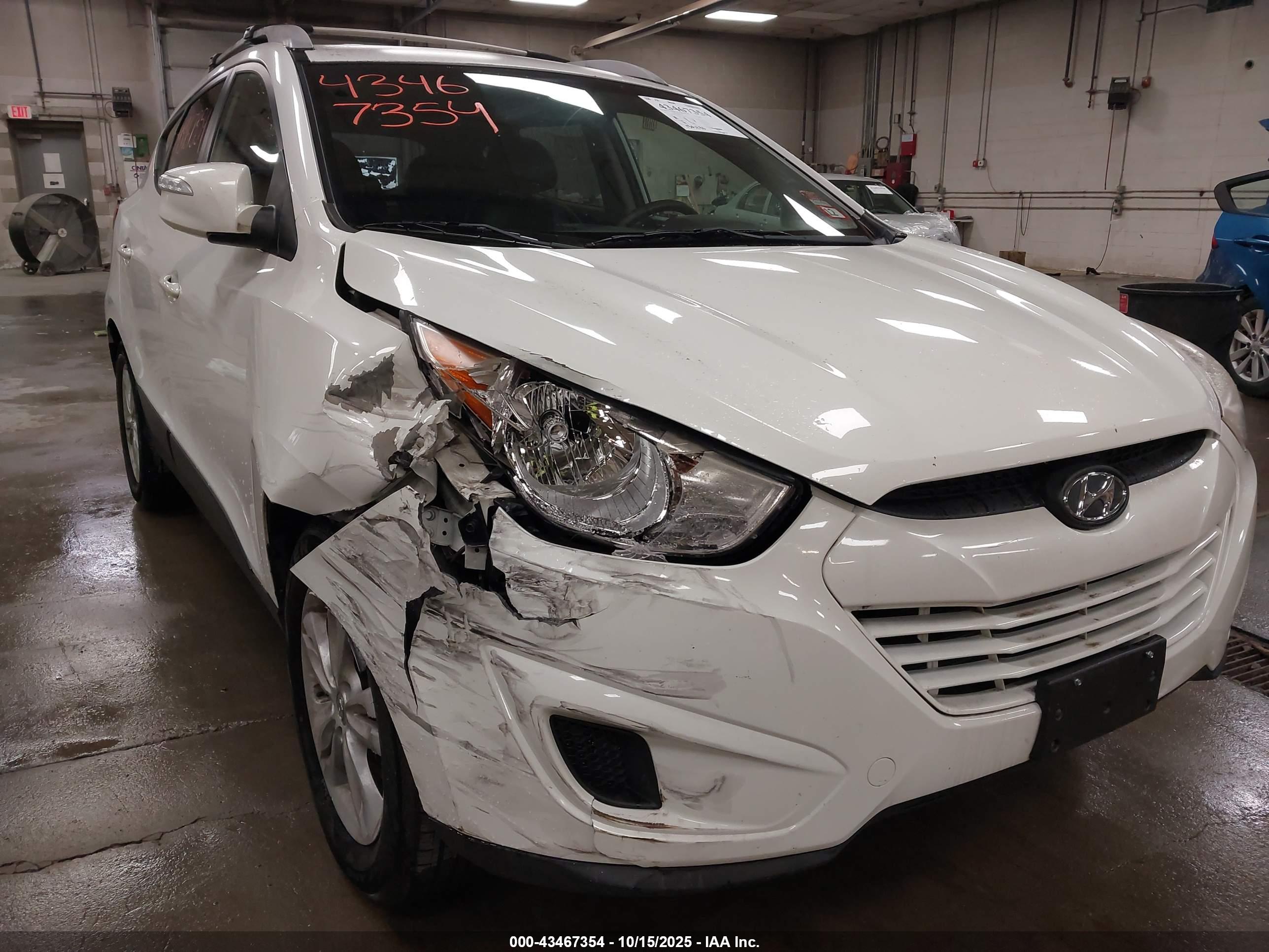 HYUNDAI TUCSON image 6