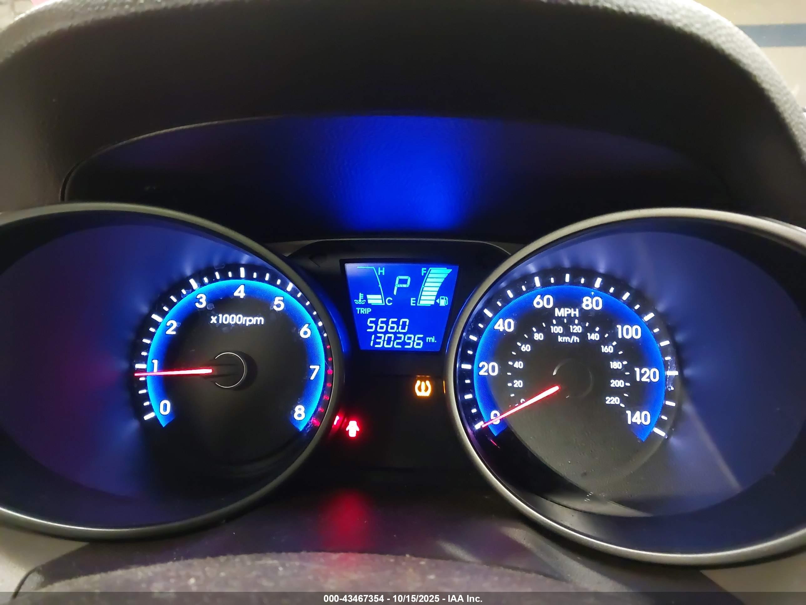 HYUNDAI TUCSON image 7