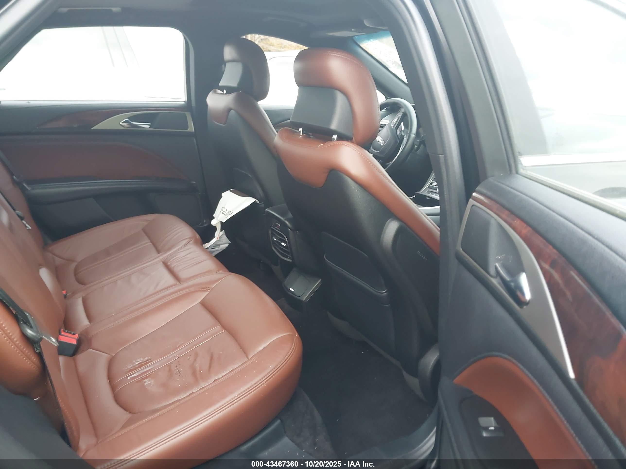 LINCOLN MKZ image 8