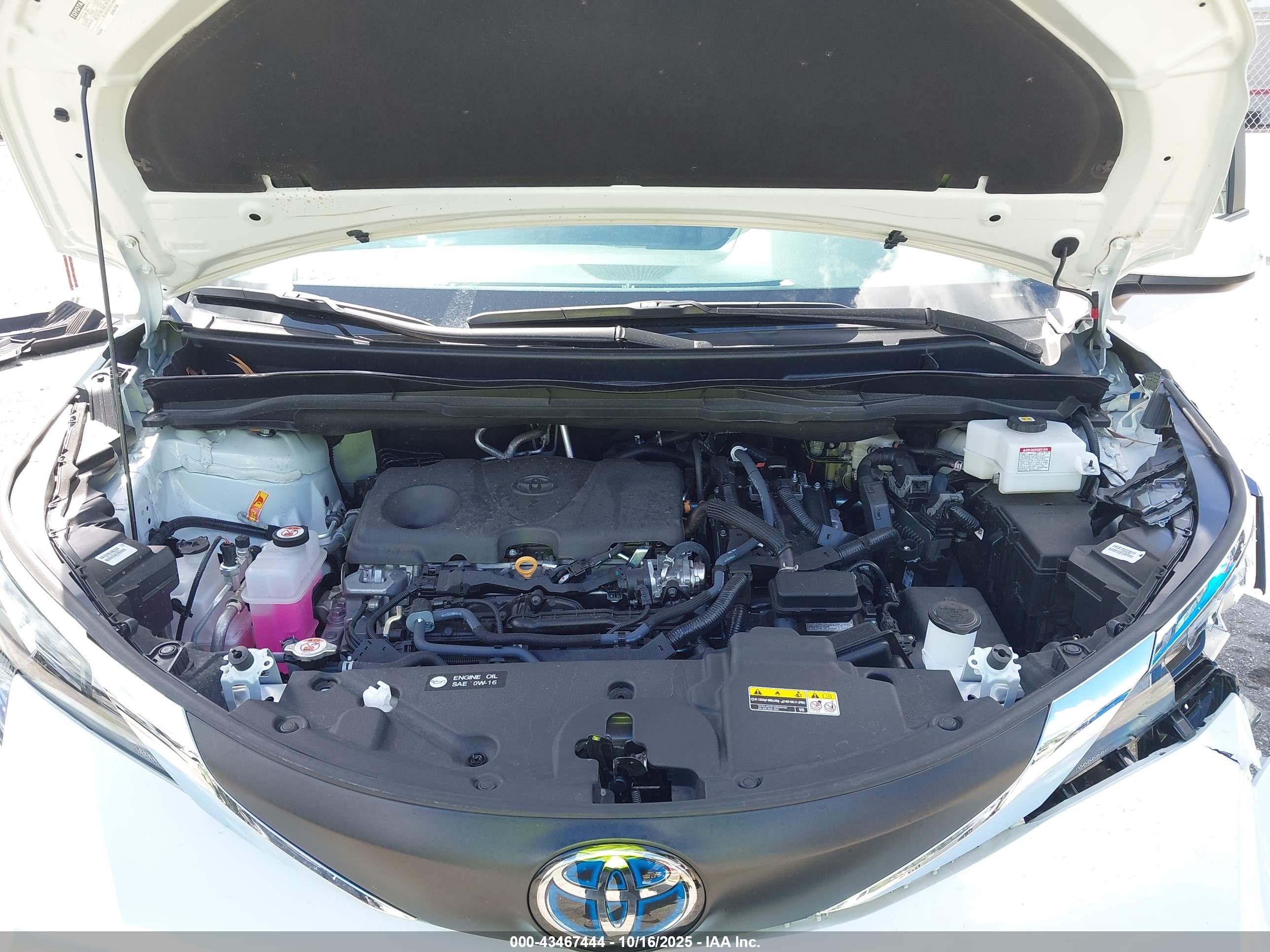 TOYOTA SIENNA image 10