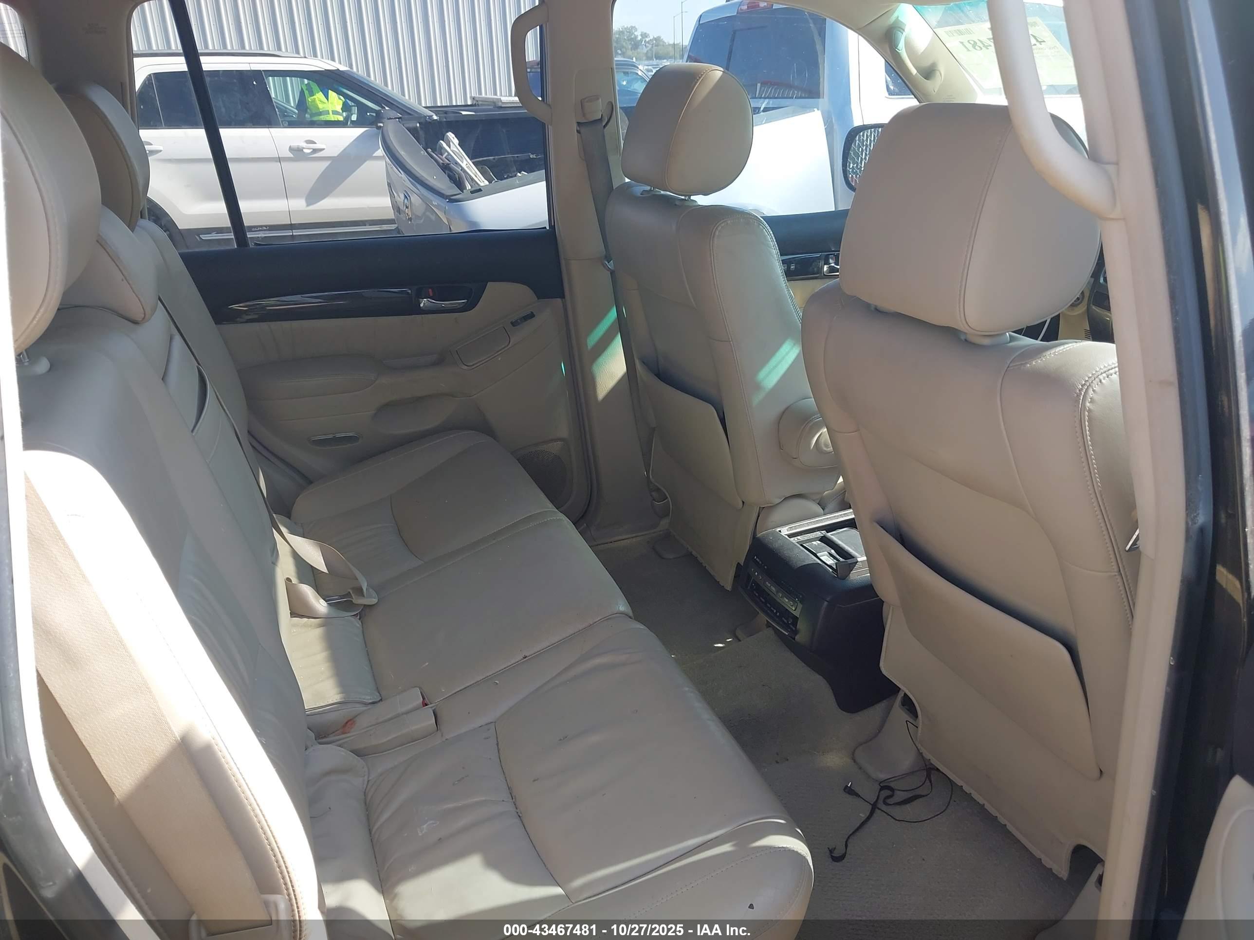 LEXUS GX image 8