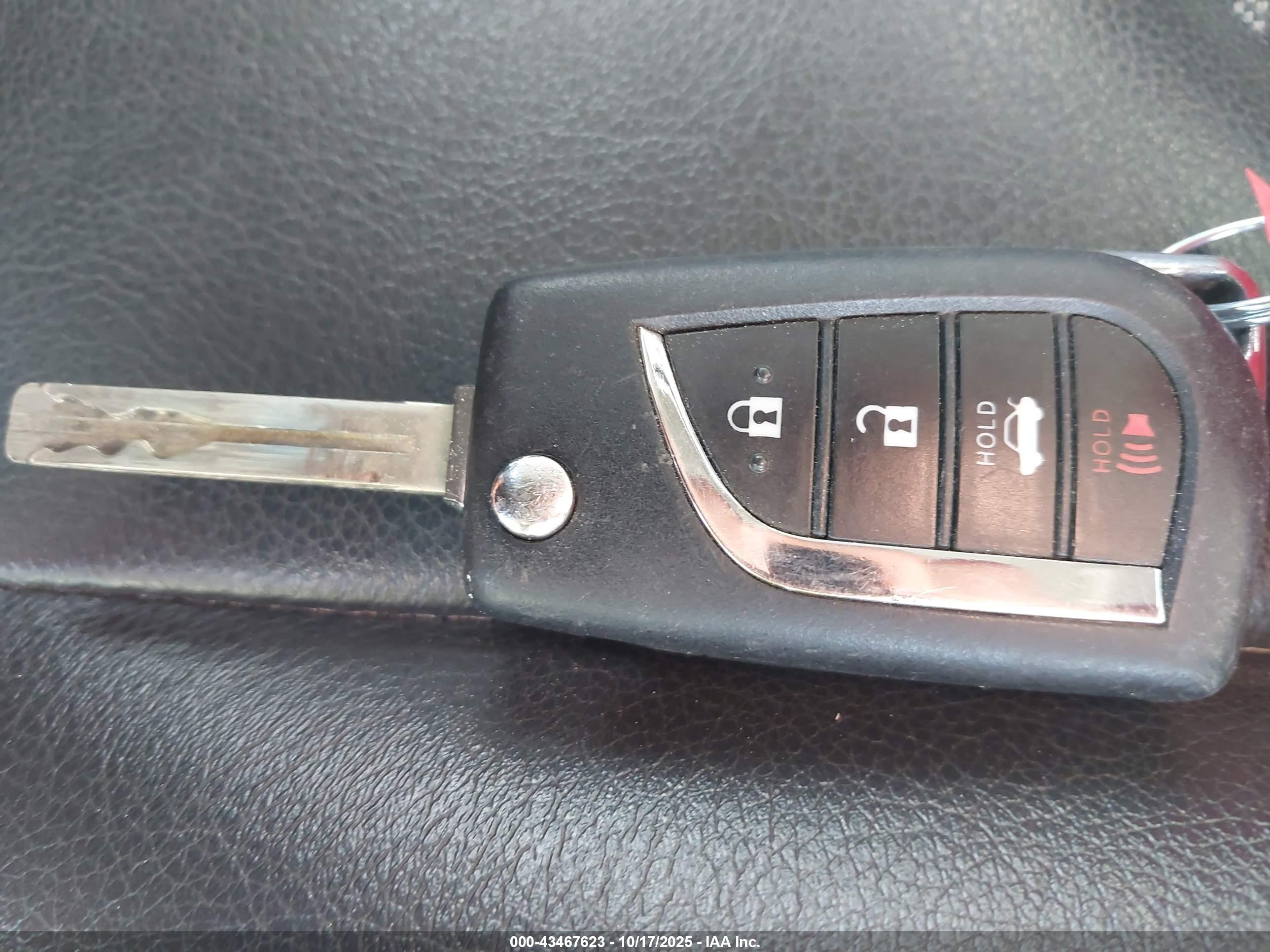TOYOTA CAMRY image 11