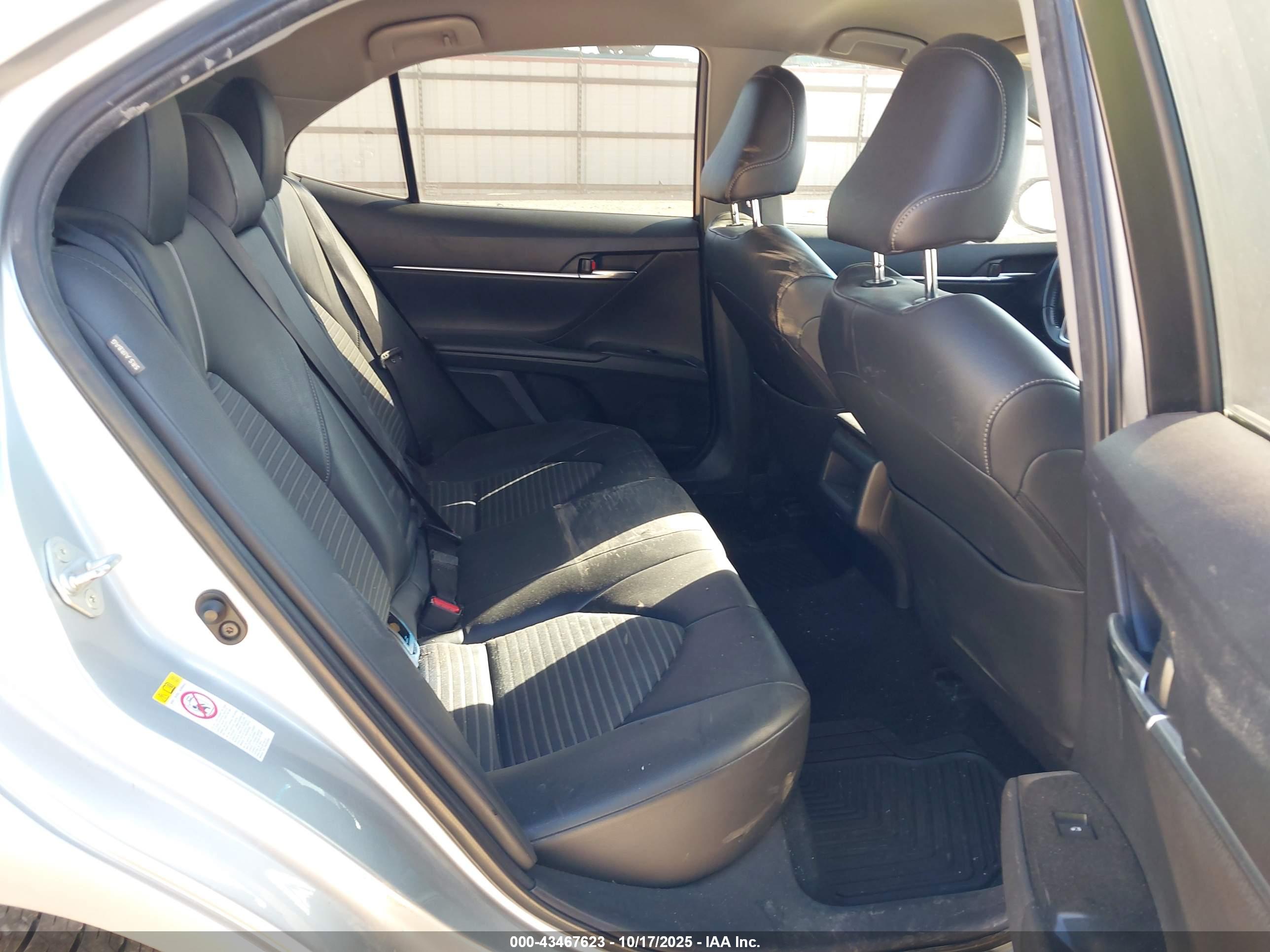 TOYOTA CAMRY image 8