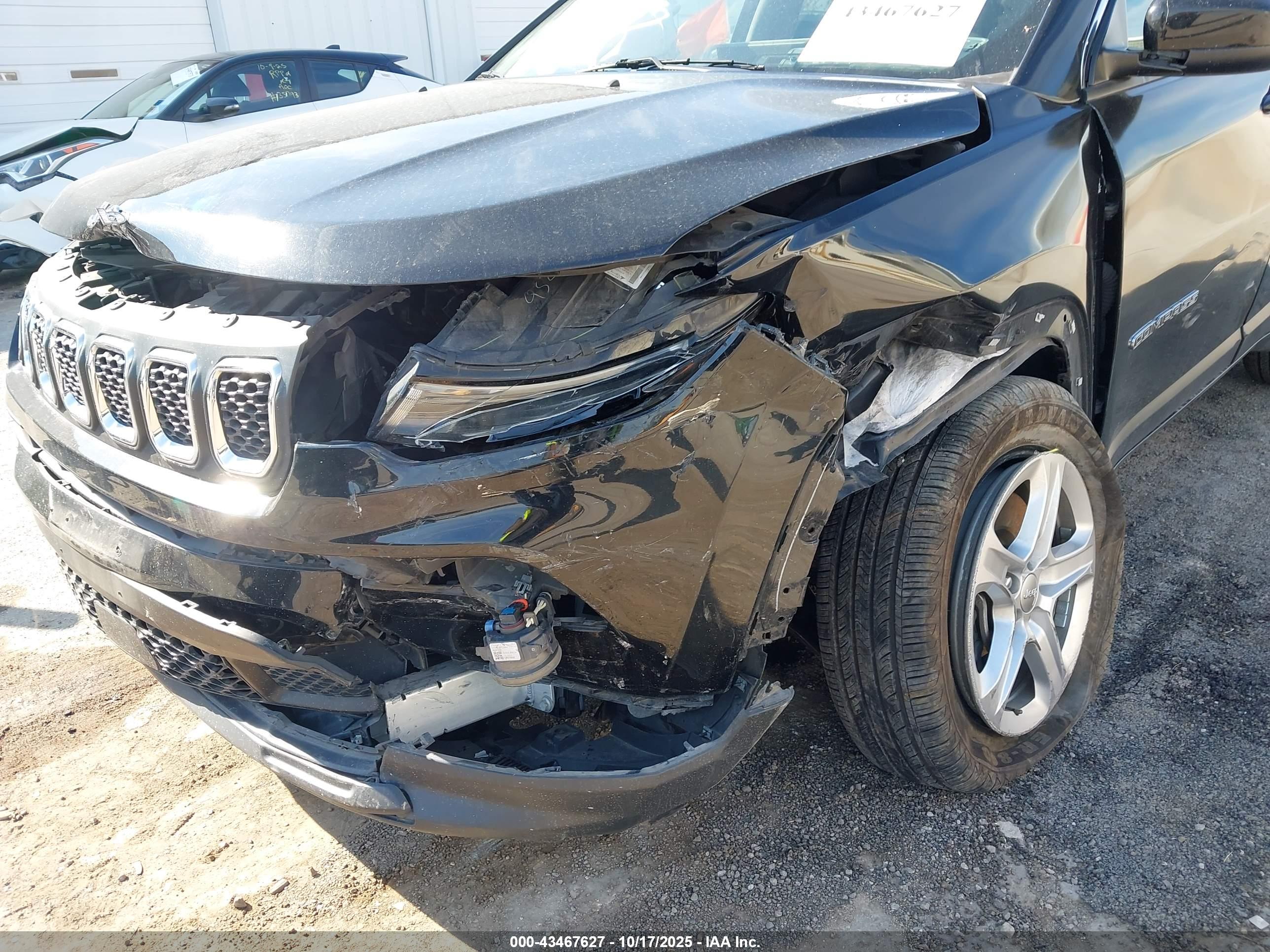 JEEP COMPASS image 6