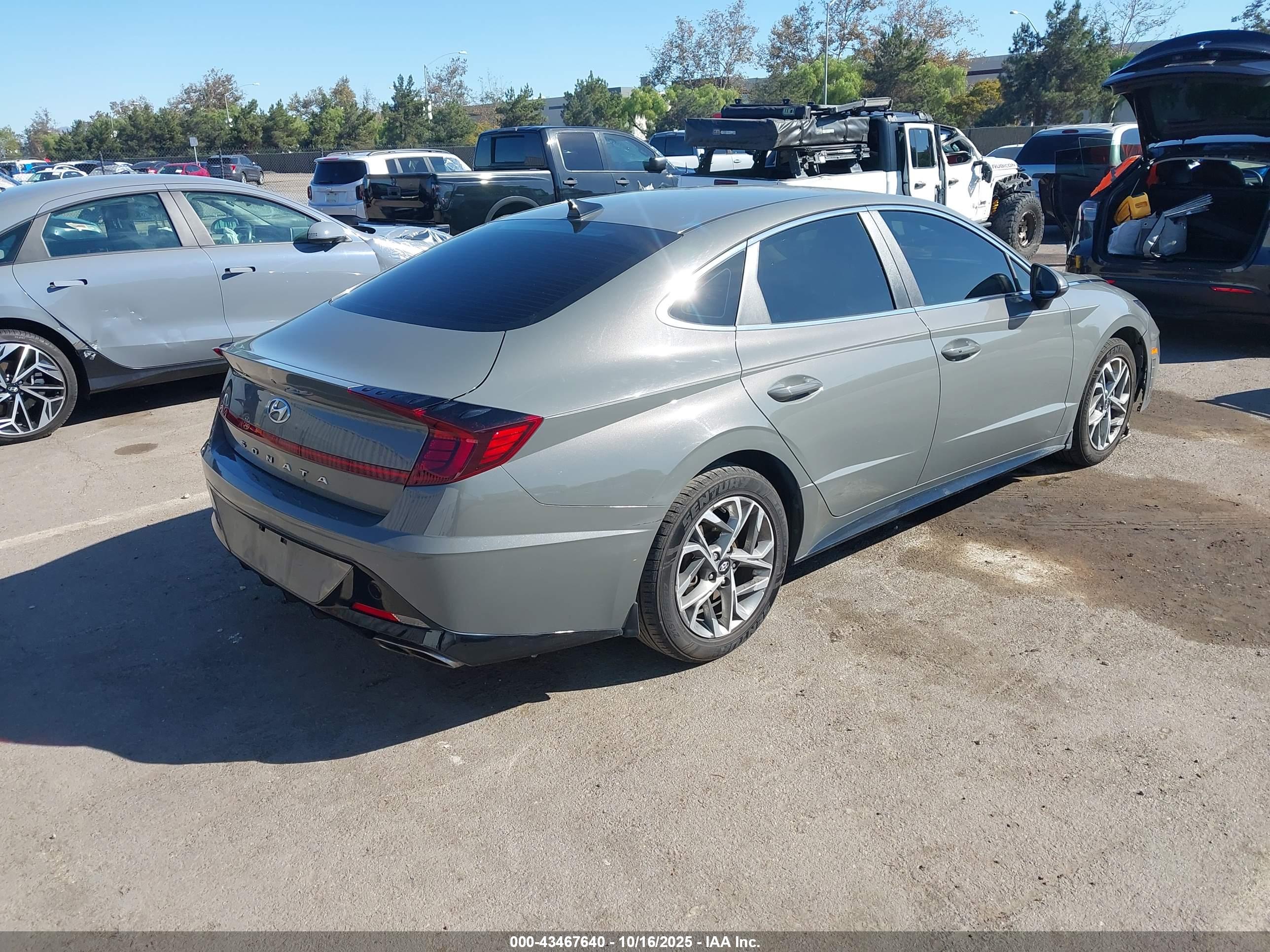 HYUNDAI SONATA image 4