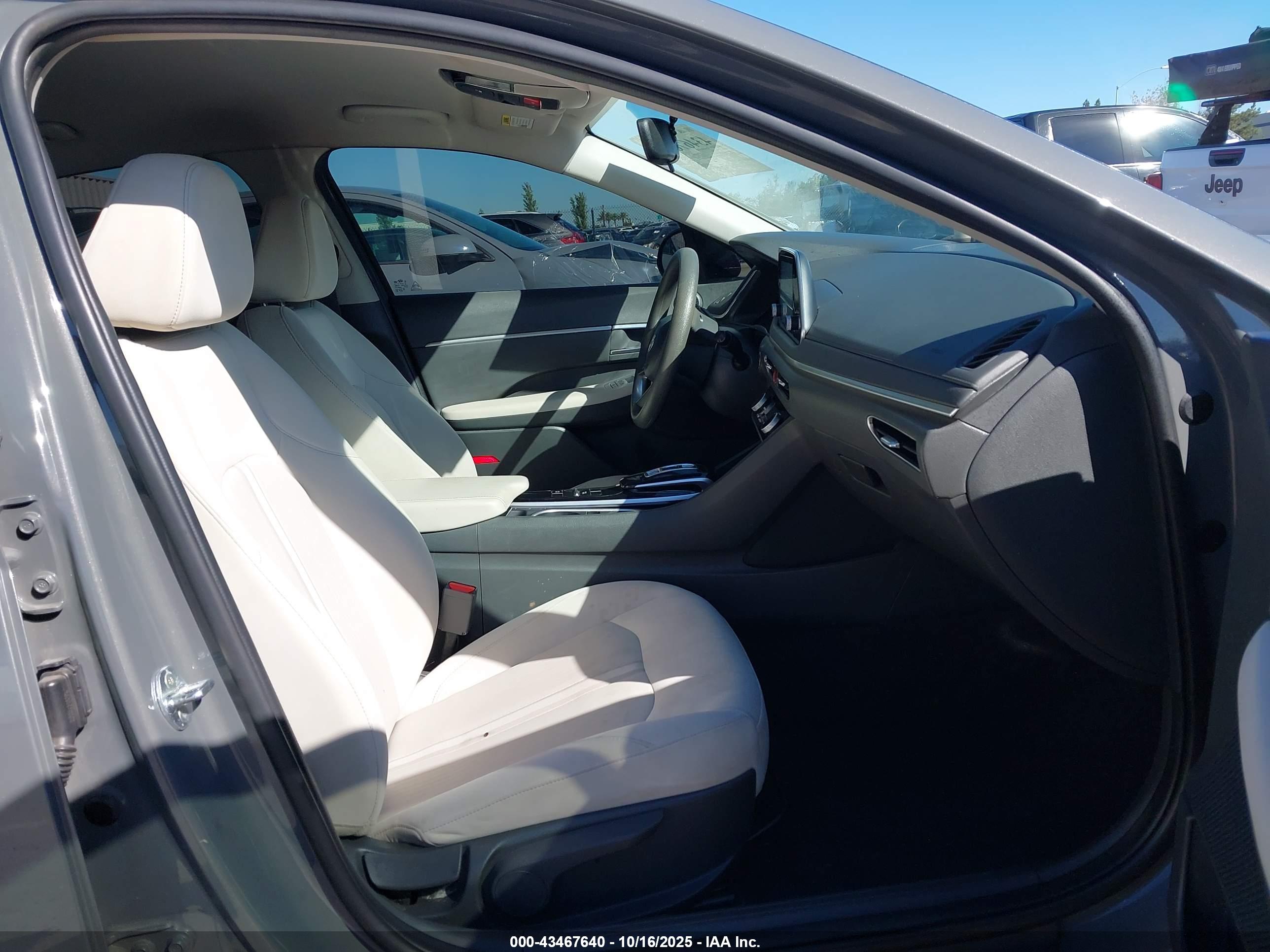 HYUNDAI SONATA image 5