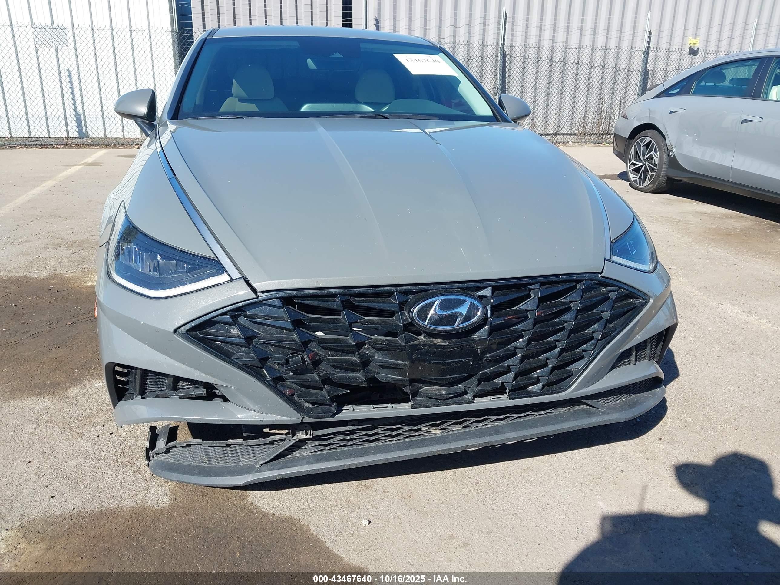 HYUNDAI SONATA image 6