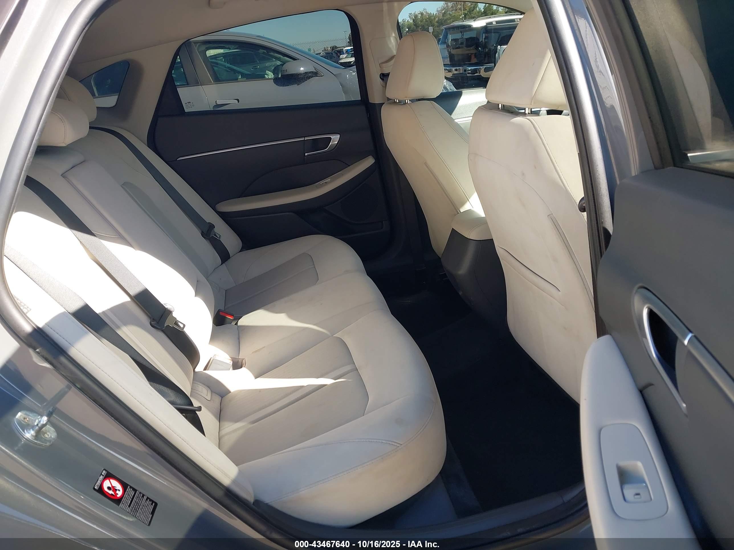 HYUNDAI SONATA image 8