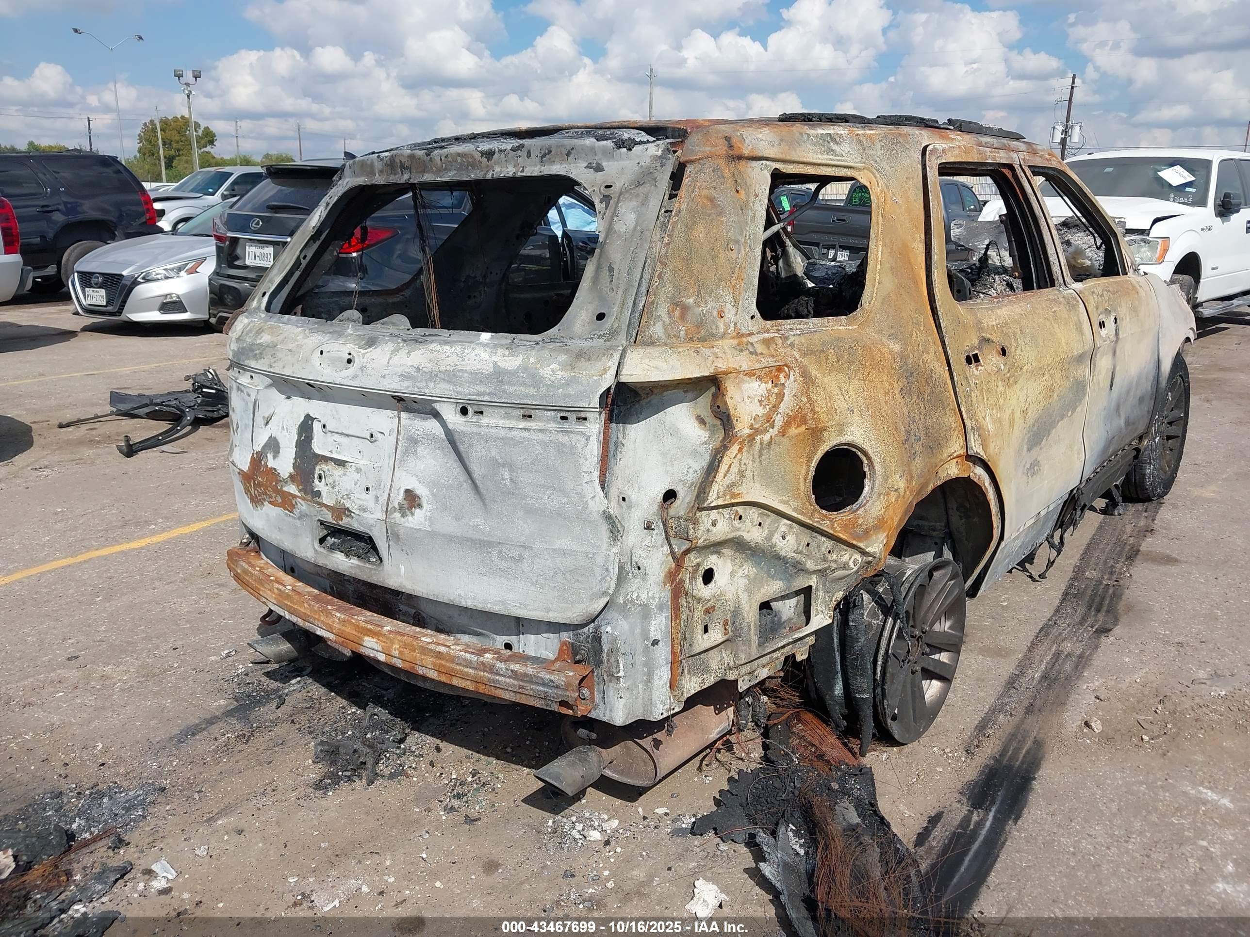 FORD EXPLORER image 4