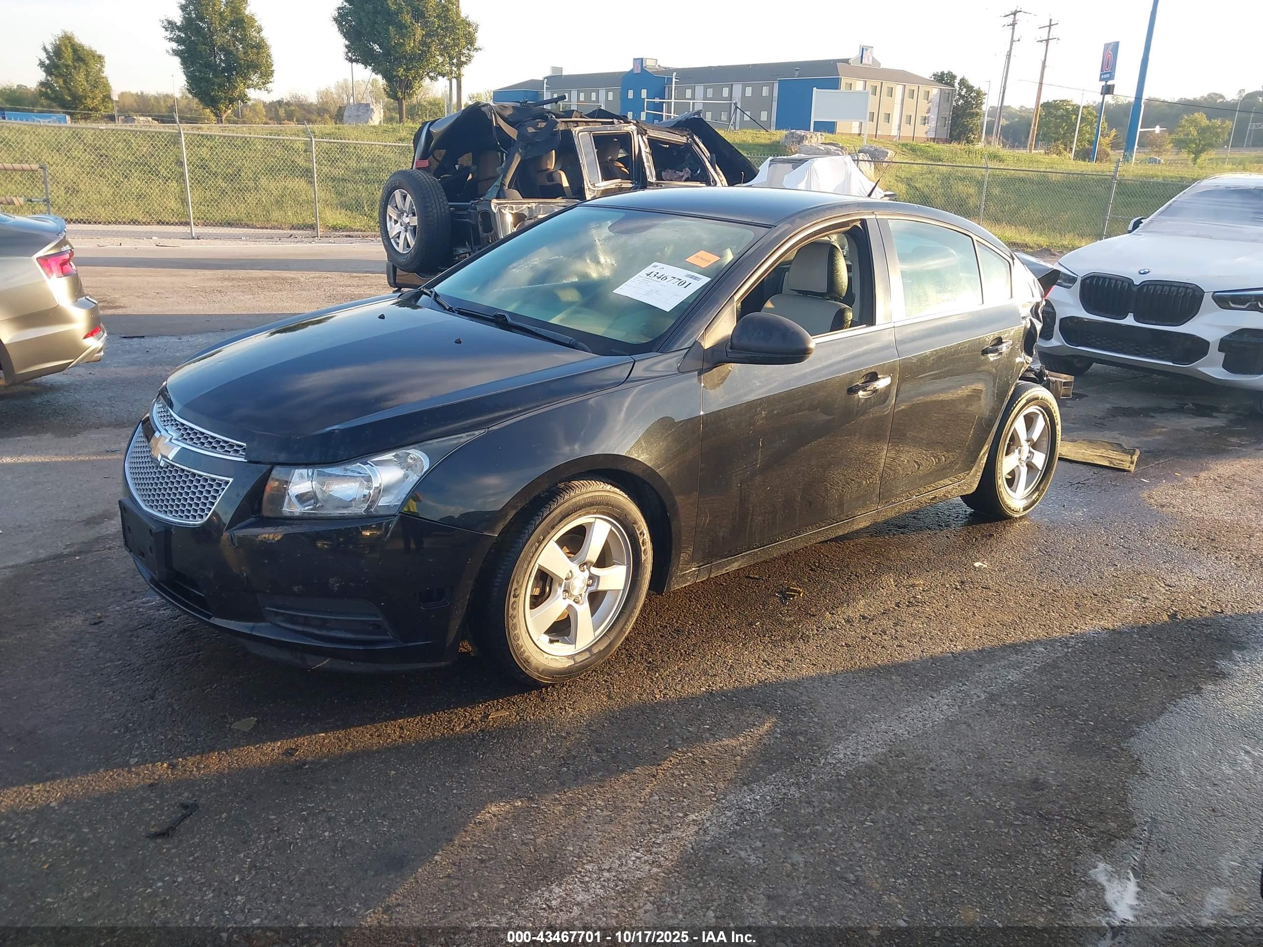 CHEVROLET CRUZE image 2