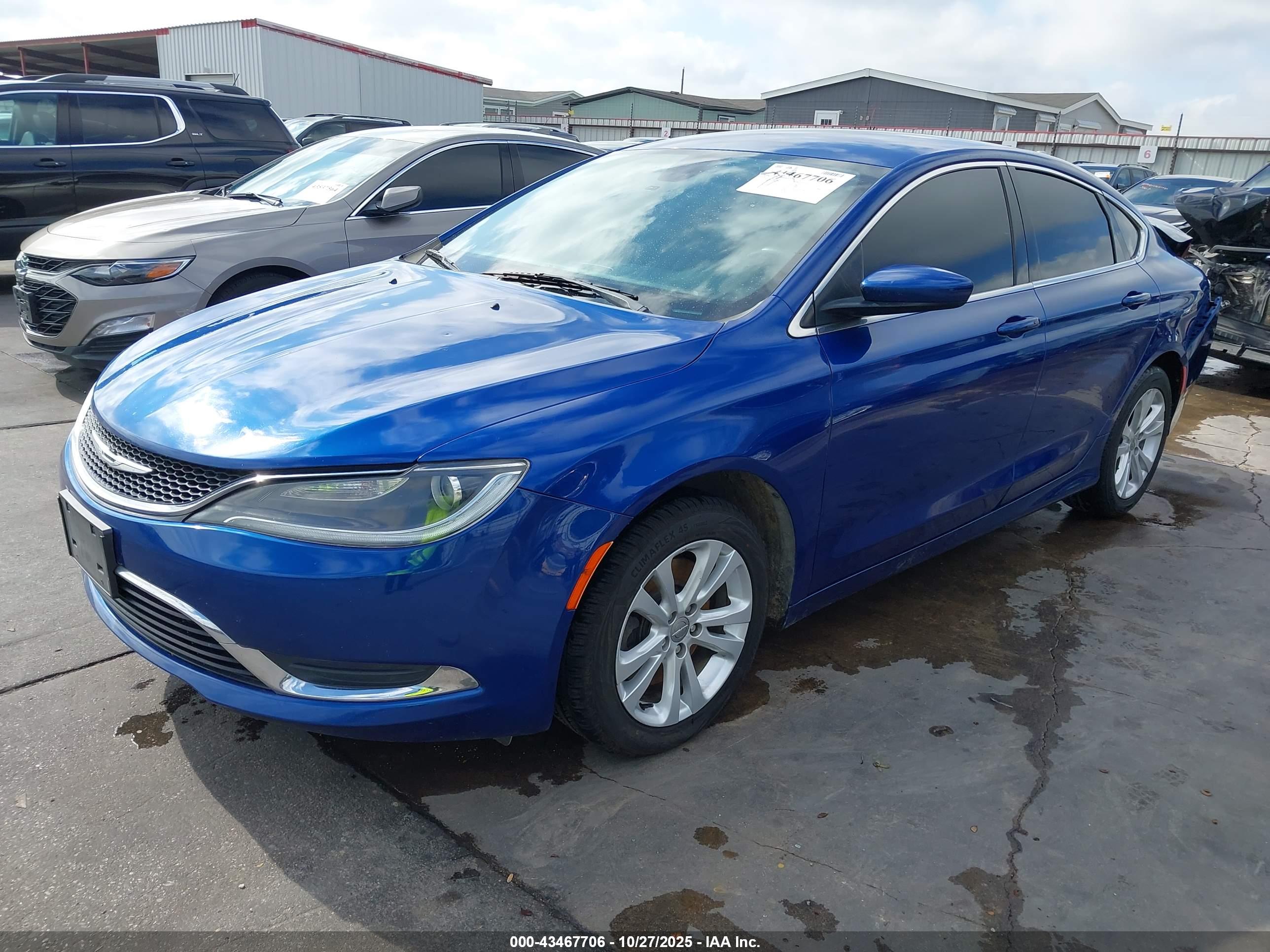 CHRYSLER 200 image 2